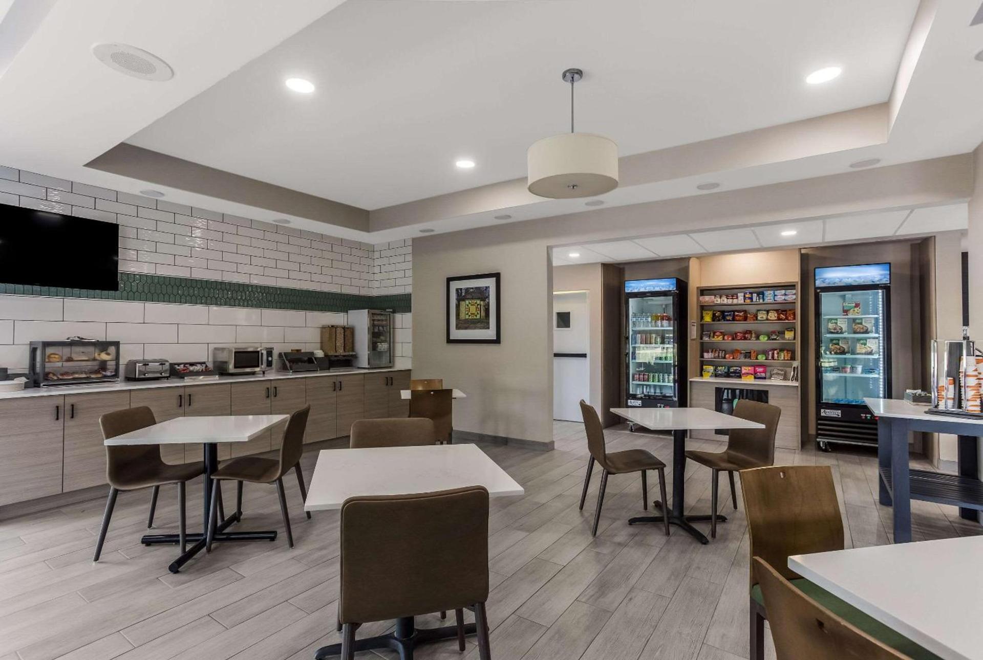 MainStay Suites Bourbonnais - Kankakee photo 31