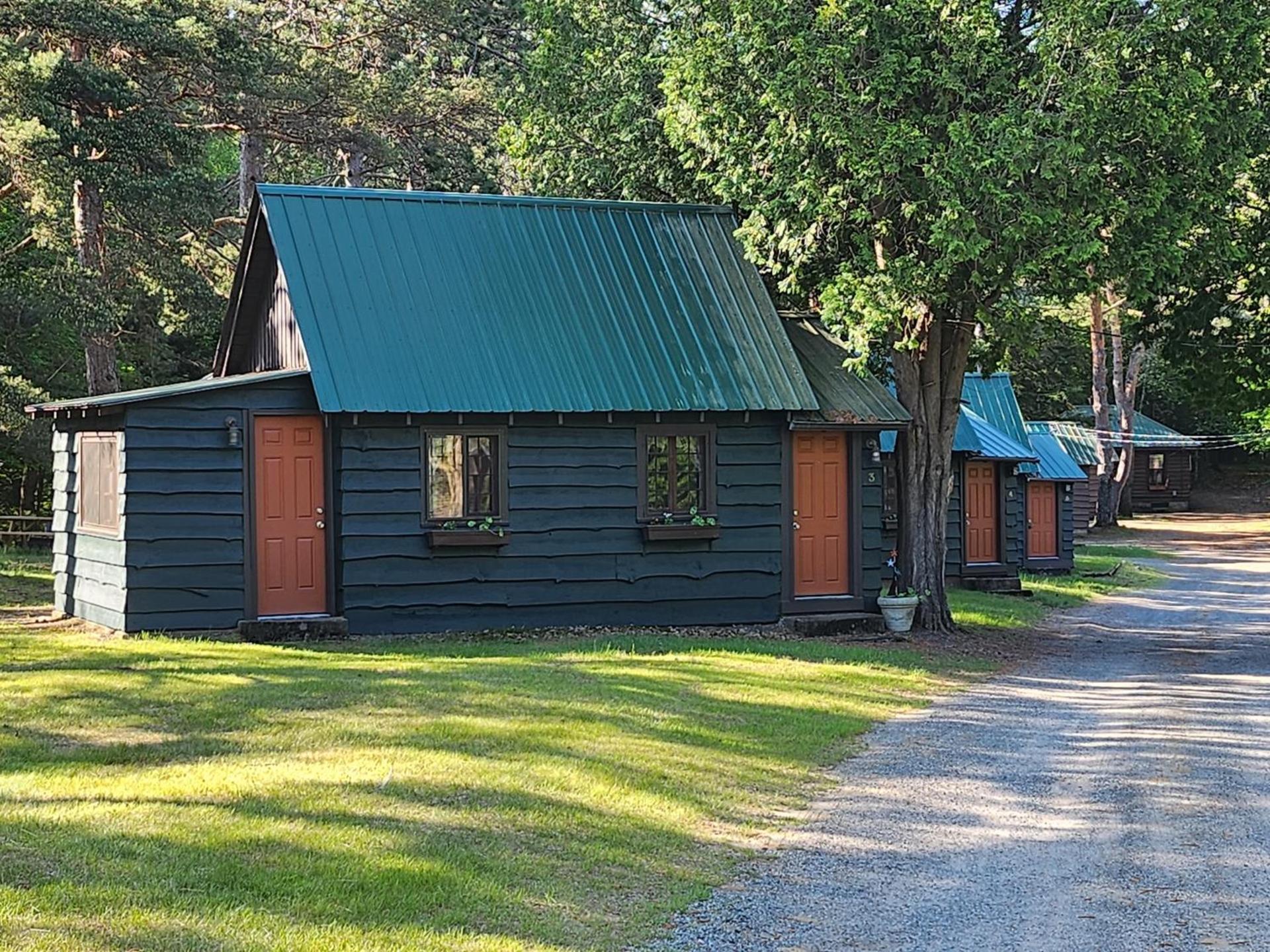 Moreno's Adirondack Cabins — hotel in Saranac Lake