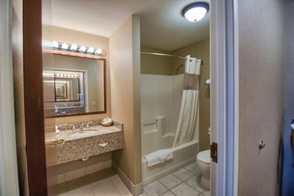 Medallion Inn and Suites photo 27