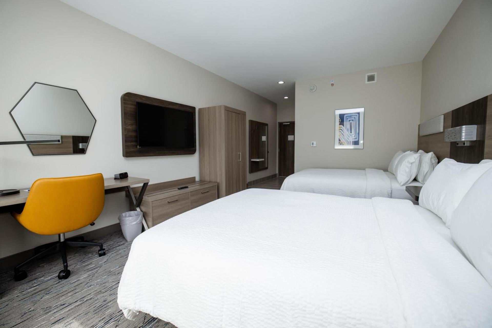 Holiday Inn Express & Suites Tampa Stadium - Airport Area by IHG photo 10