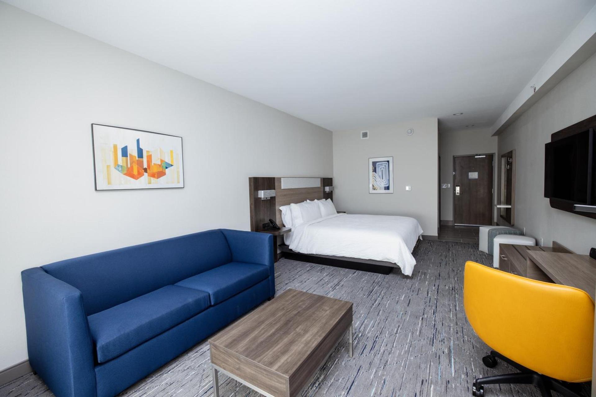 Holiday Inn Express & Suites Tampa Stadium - Airport Area by IHG photo 8
