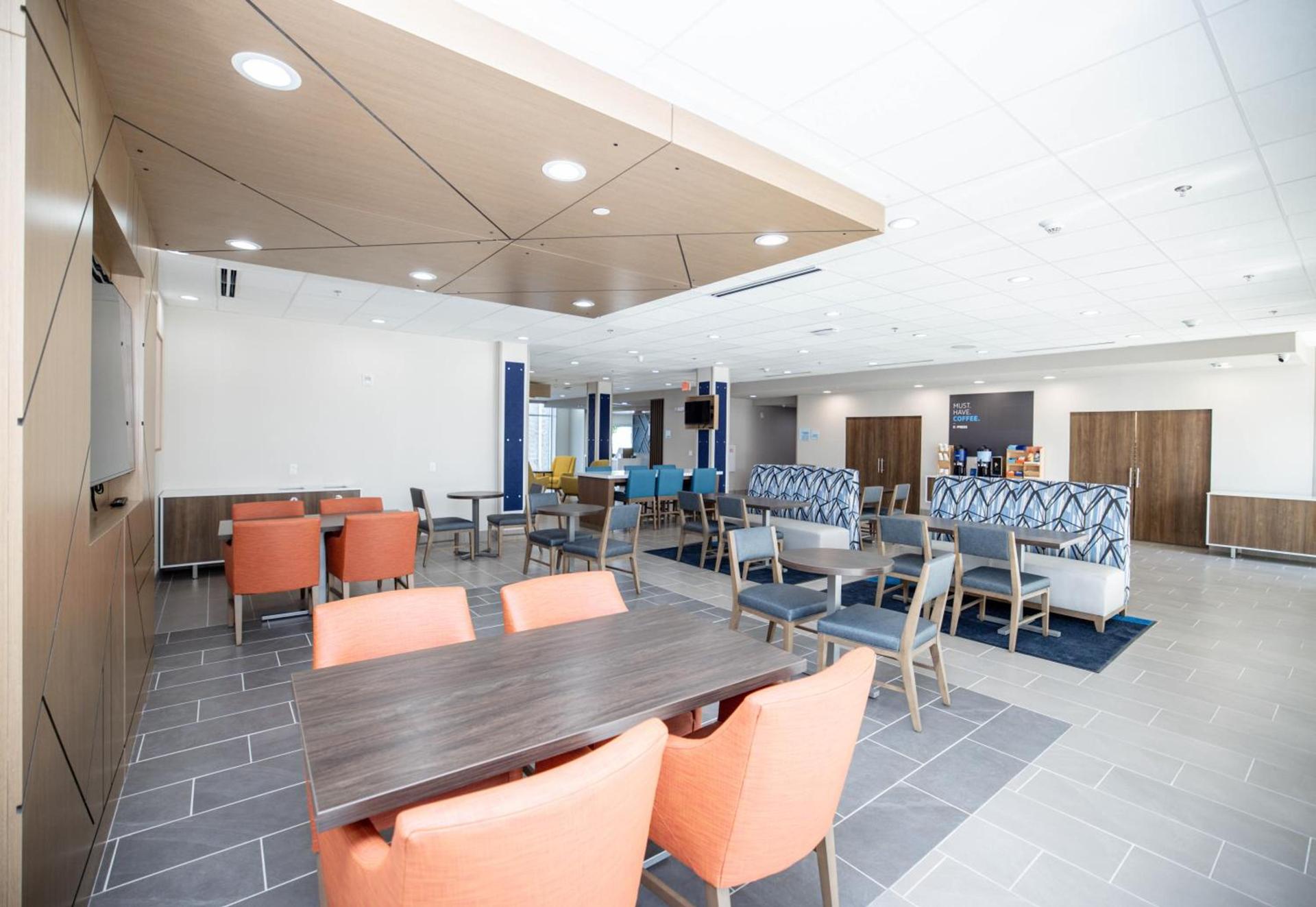 Holiday Inn Express & Suites Tampa Stadium - Airport Area by IHG photo 11