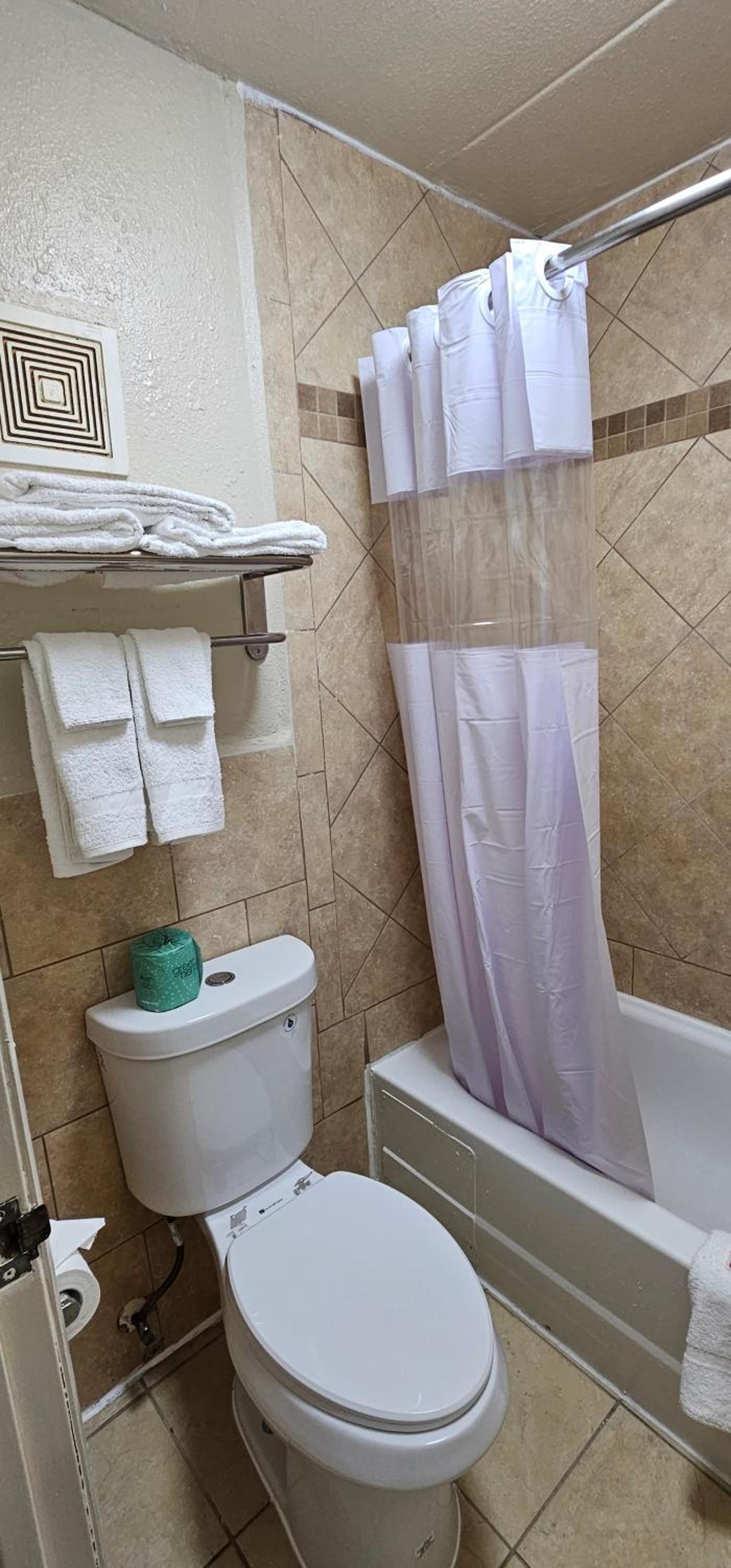 Econo Lodge Charlotte Airport photo 41