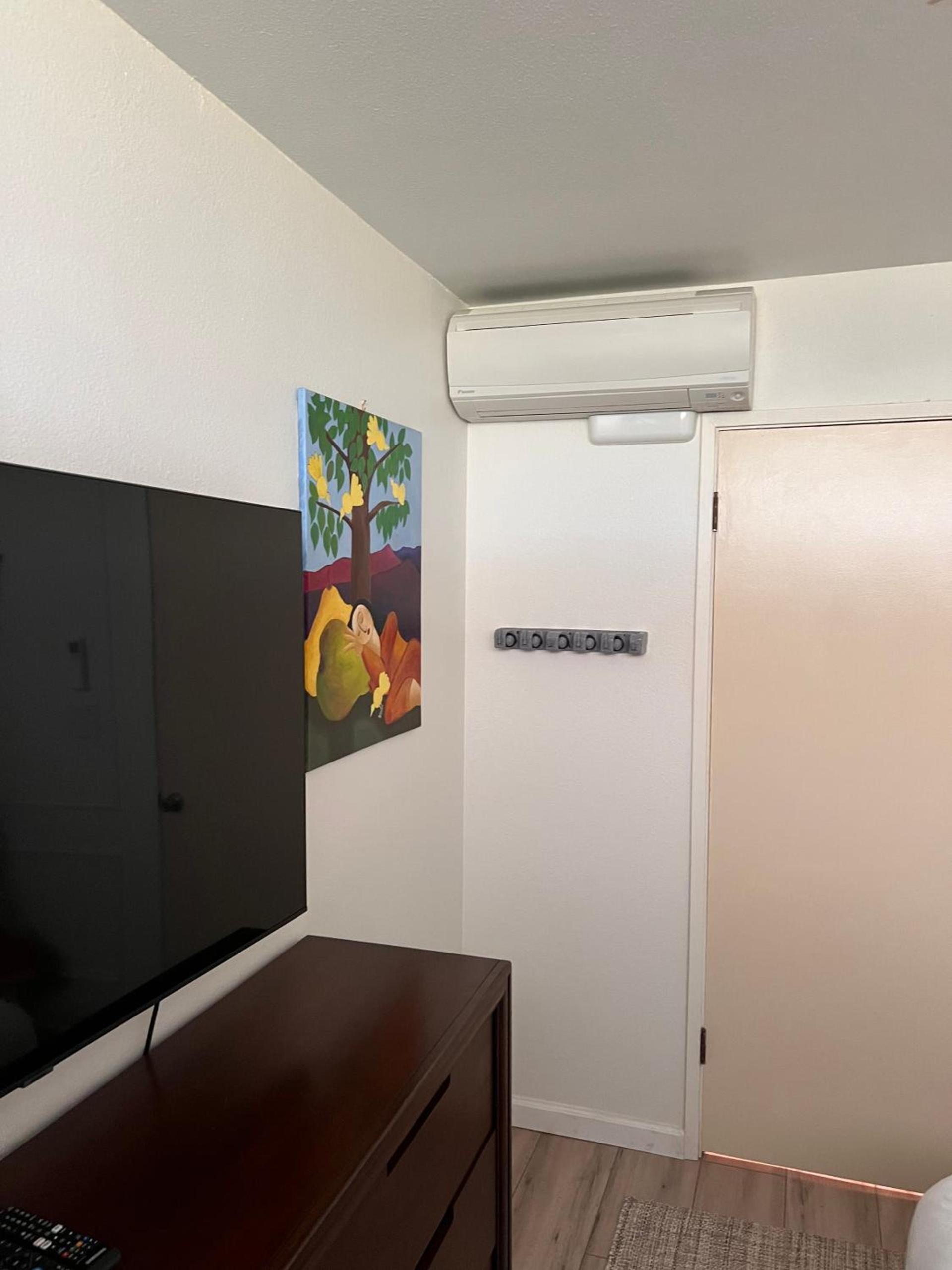 DELUXE PANORAMIC OCEAN VIEW - Dual AC - RENOVATED - FULLY EQUIPPED - SELF MGMT FREE PARKING photo 73