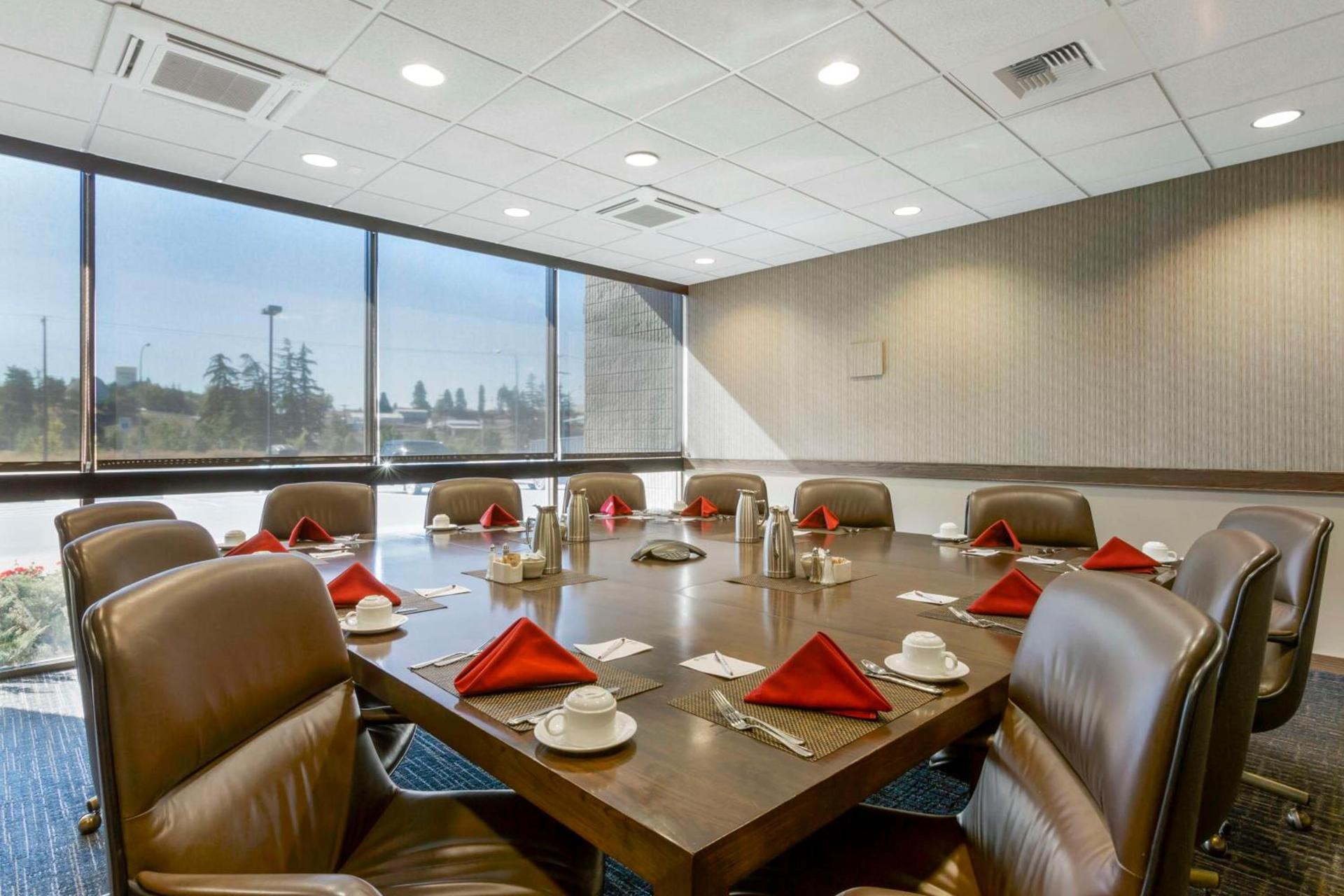 Best Western Plus University Inn photo 8