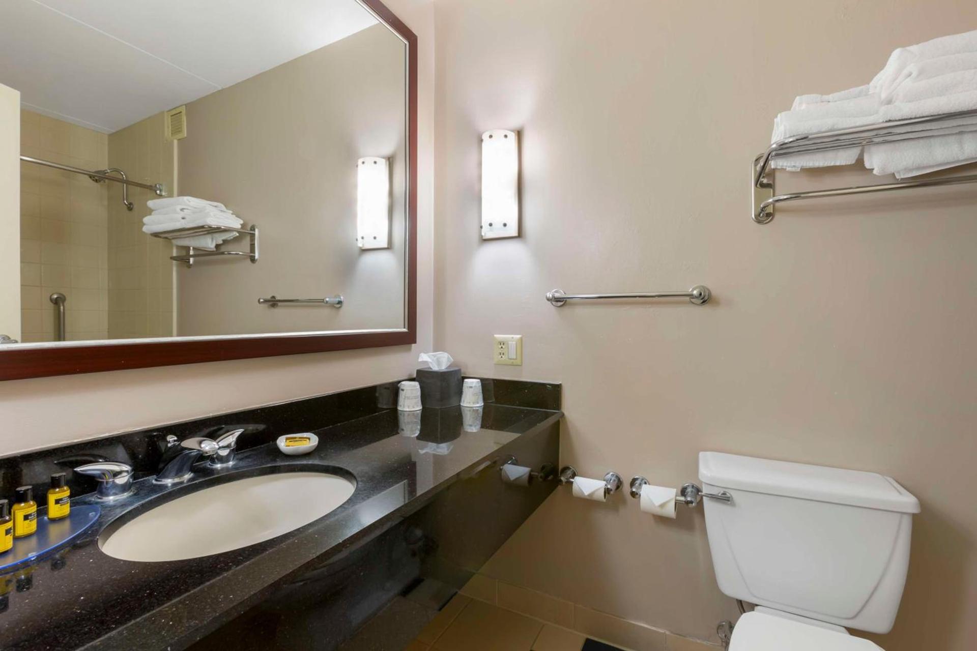 Best Western Plus University Inn photo 22