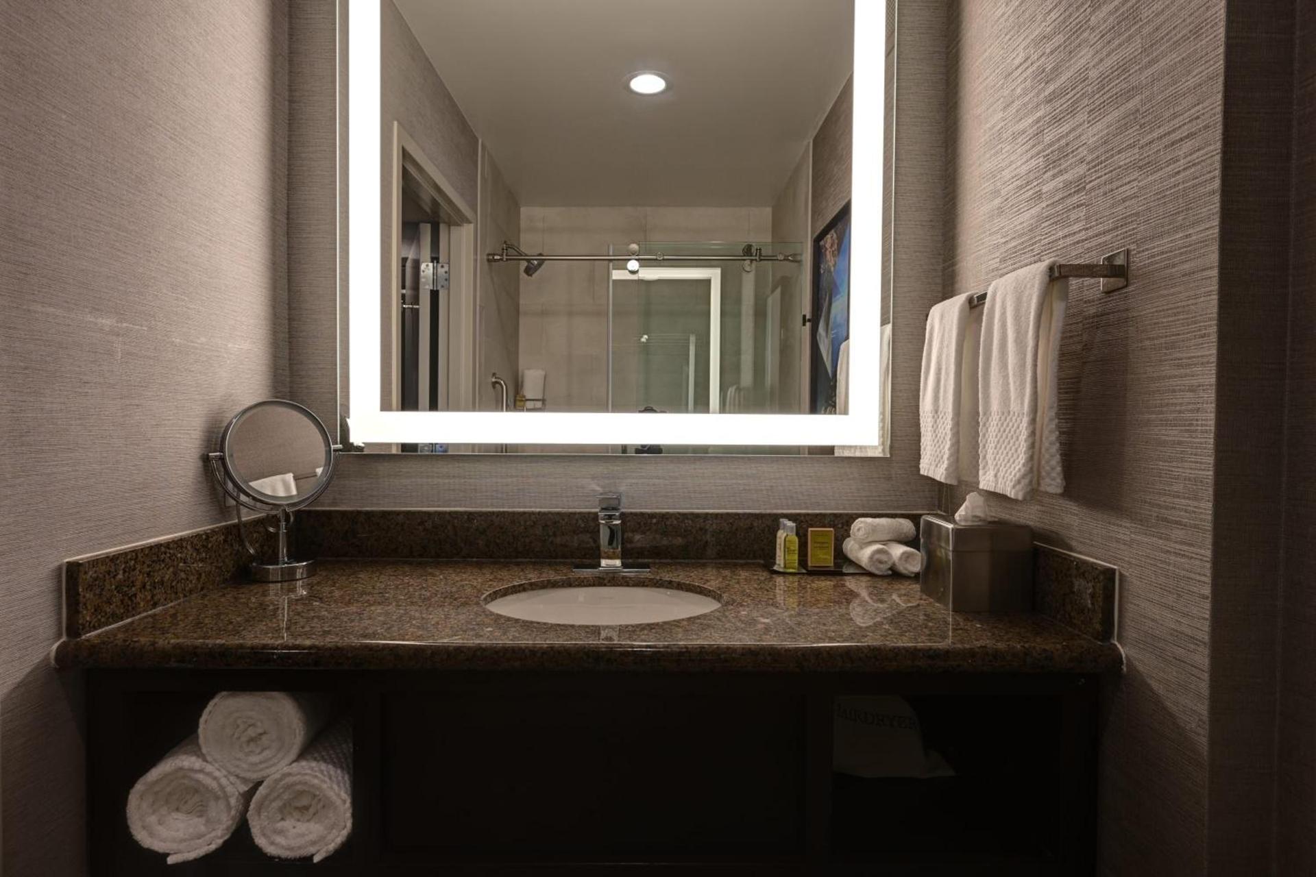DoubleTree by Hilton Denver International Airport, CO photo 19