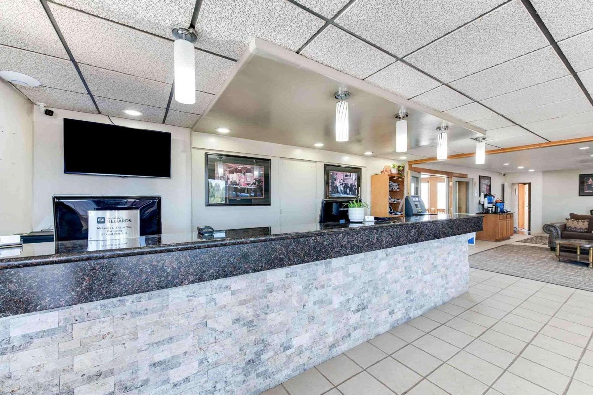 Best Western Movie Manor photo 2