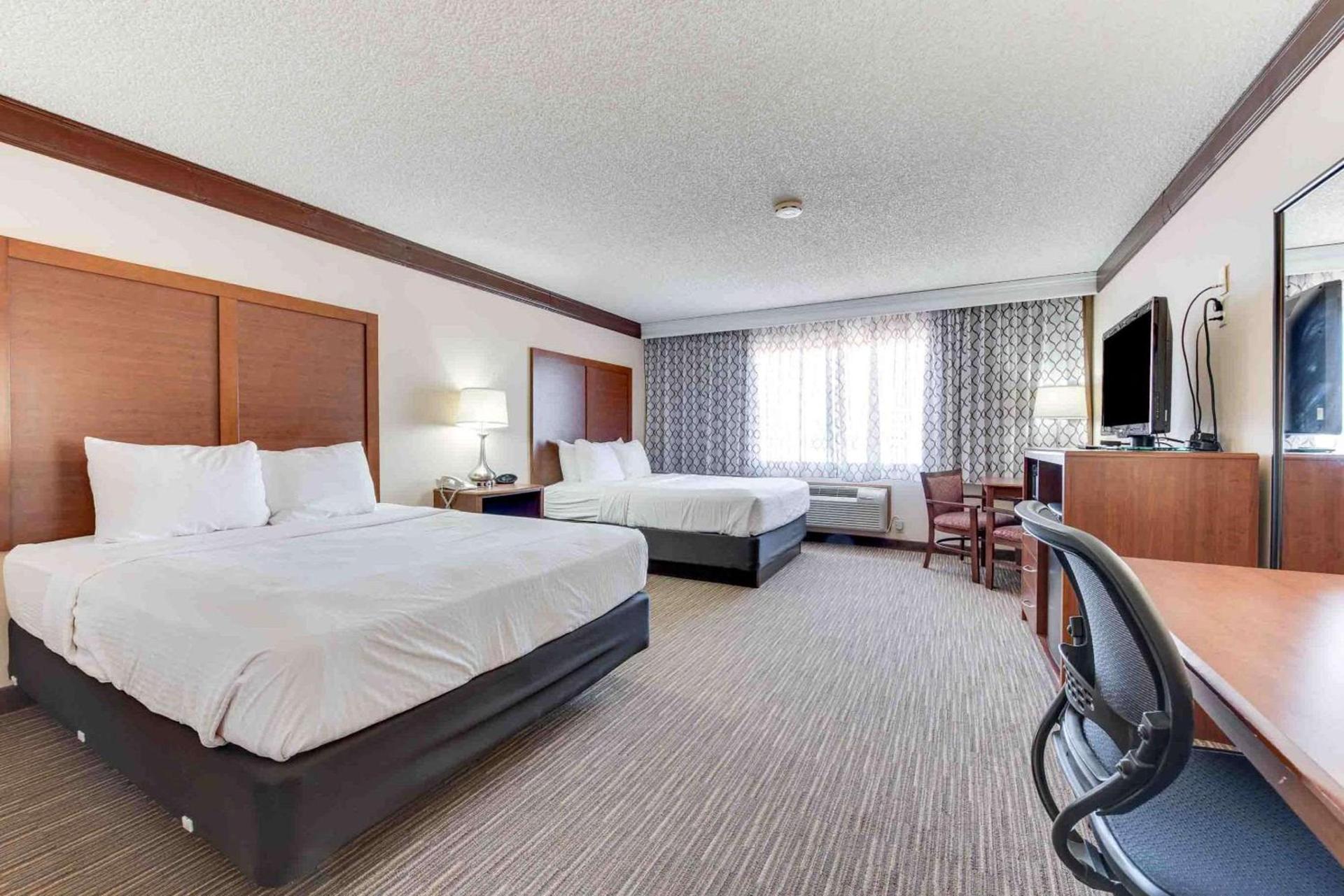 Best Western Movie Manor photo 13