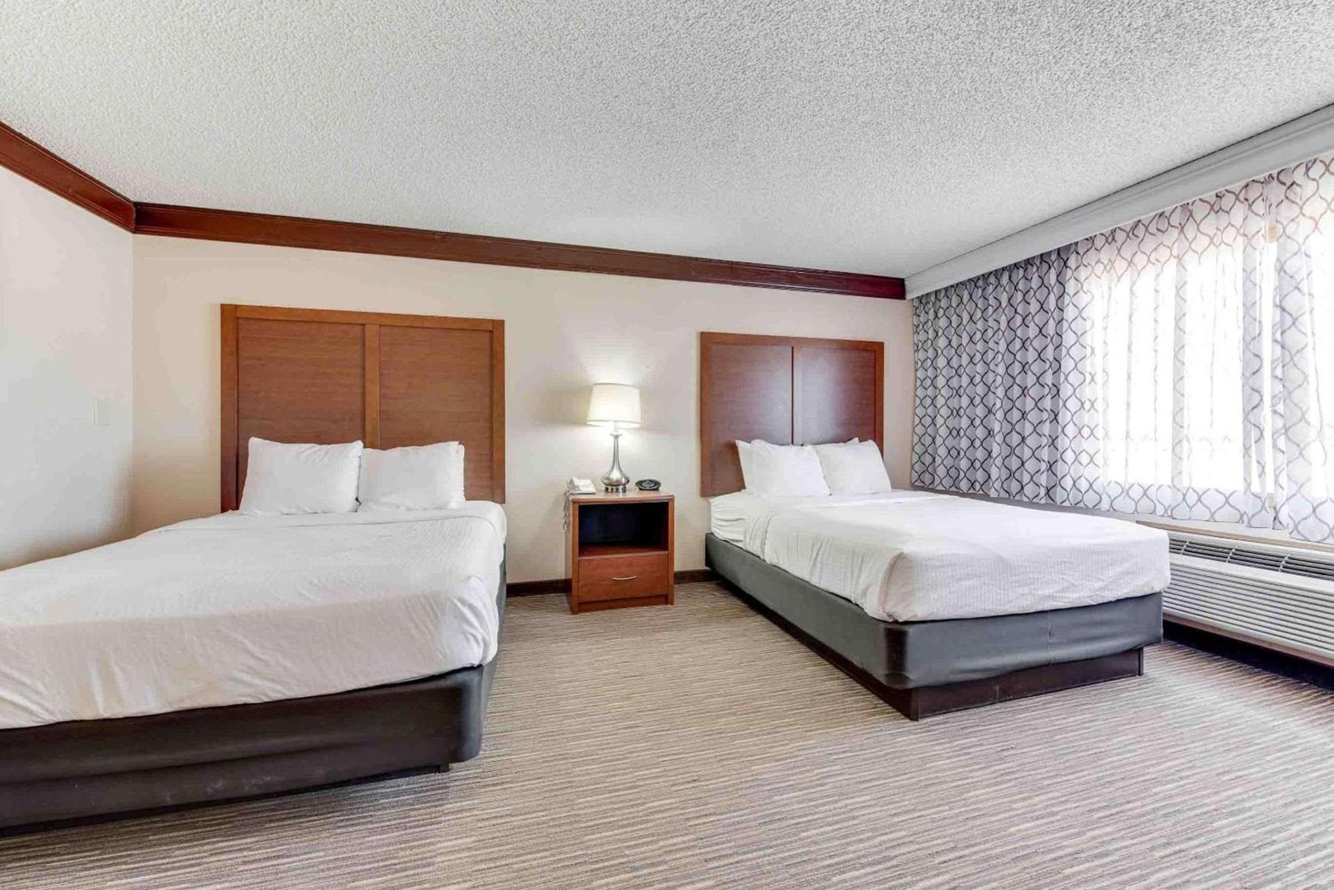 Best Western Movie Manor photo 14
