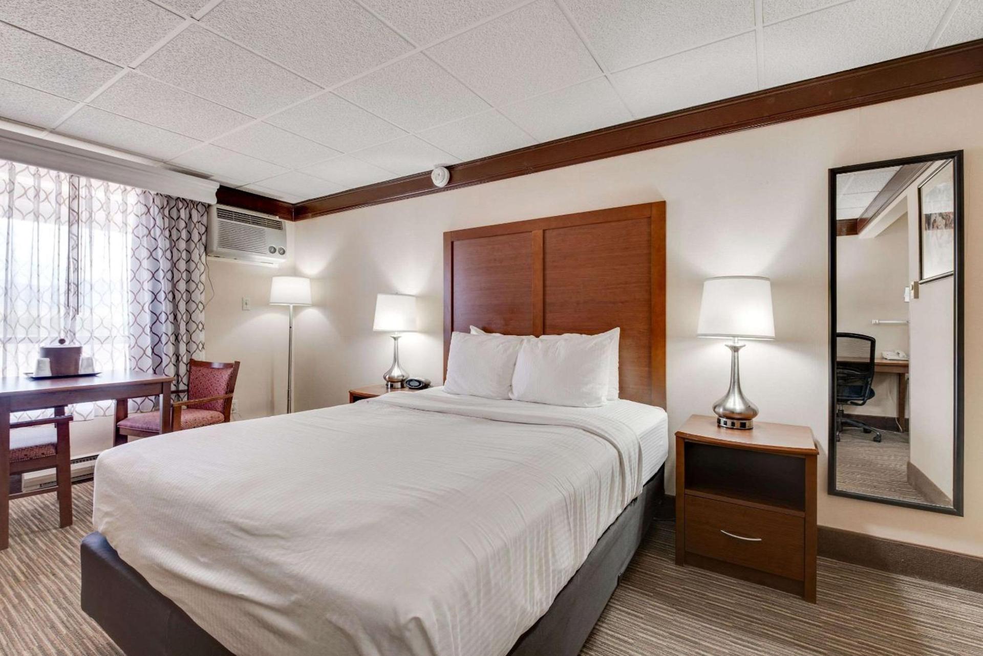 Best Western Movie Manor photo 16