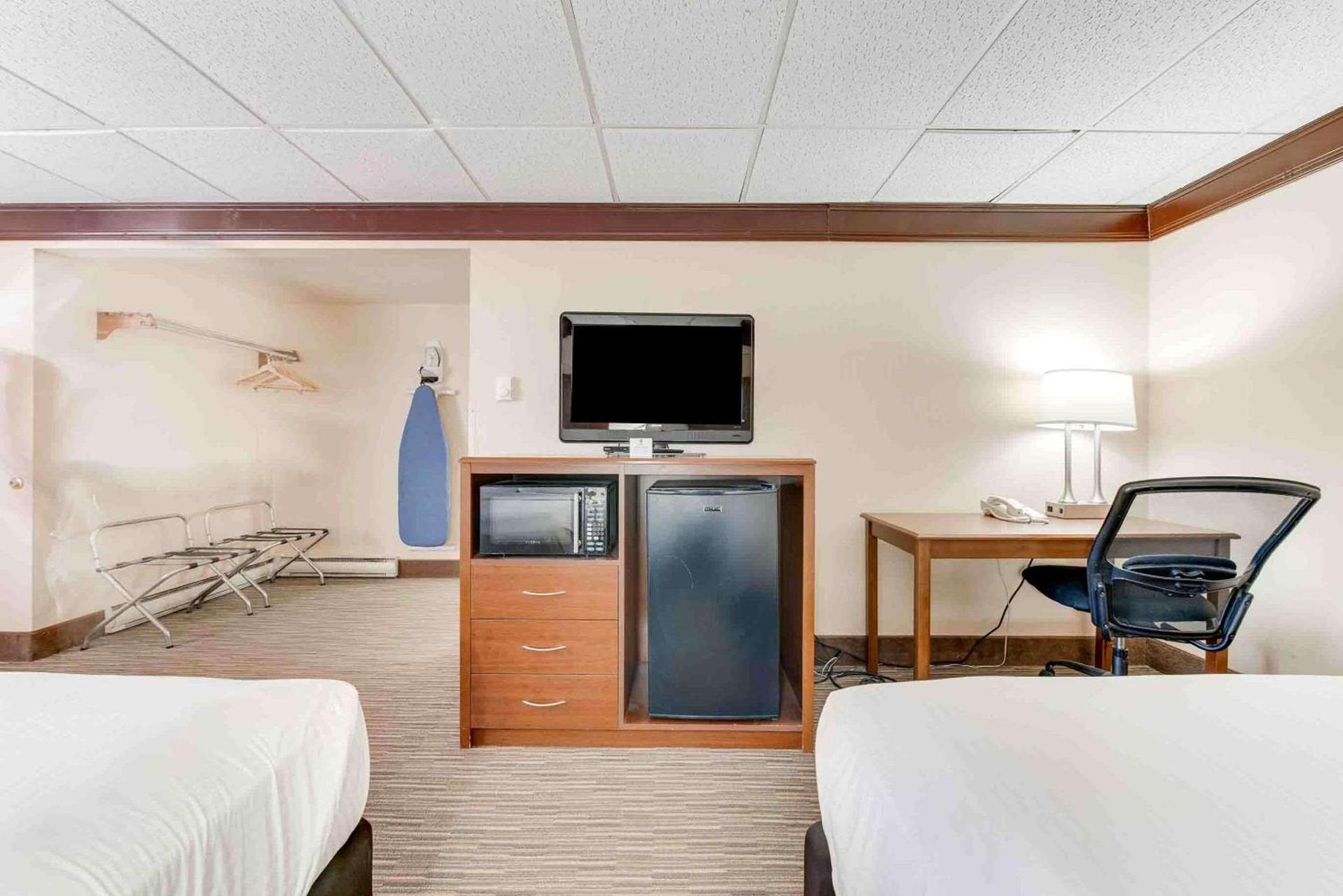 Best Western Movie Manor photo 21