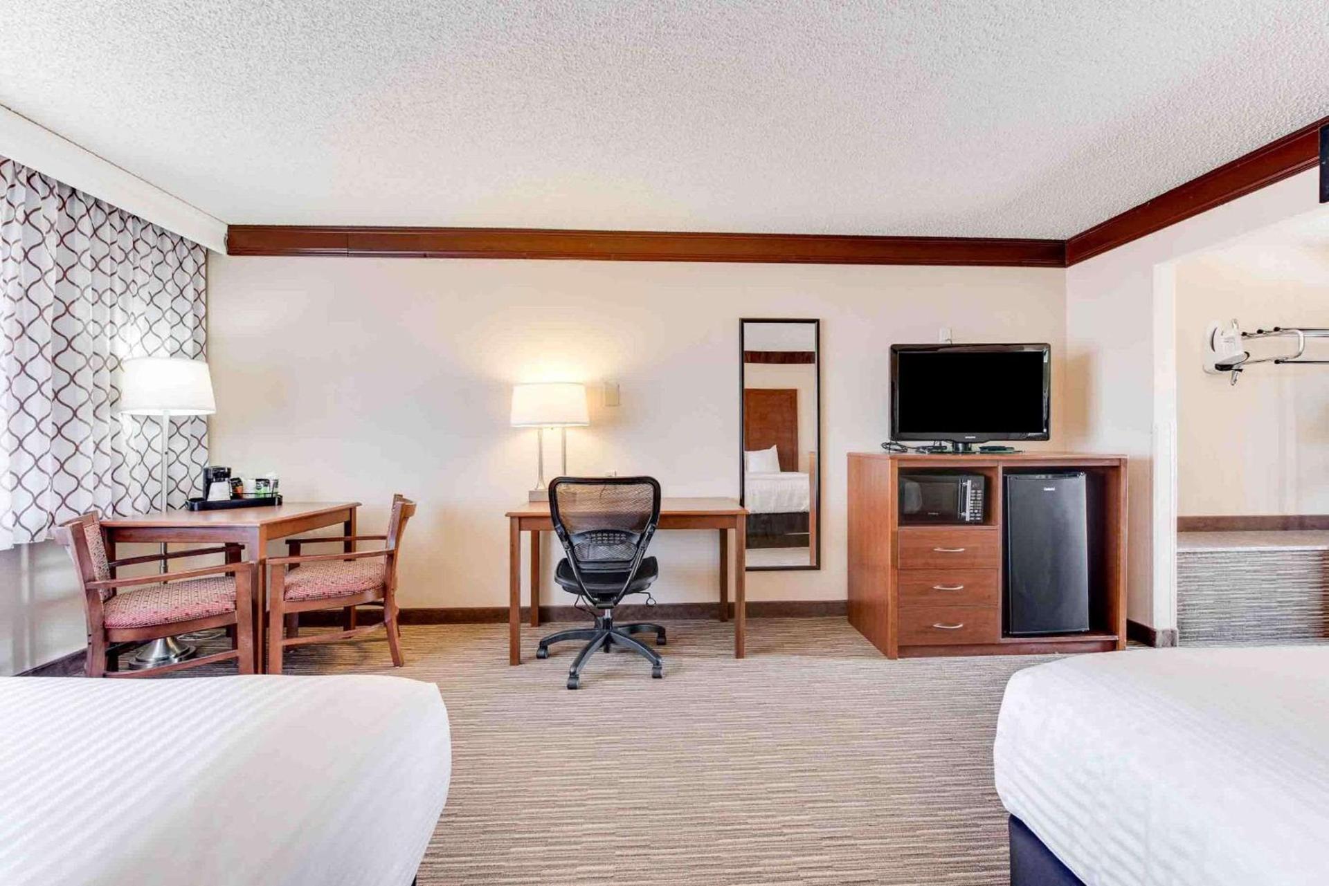 Best Western Movie Manor photo 29