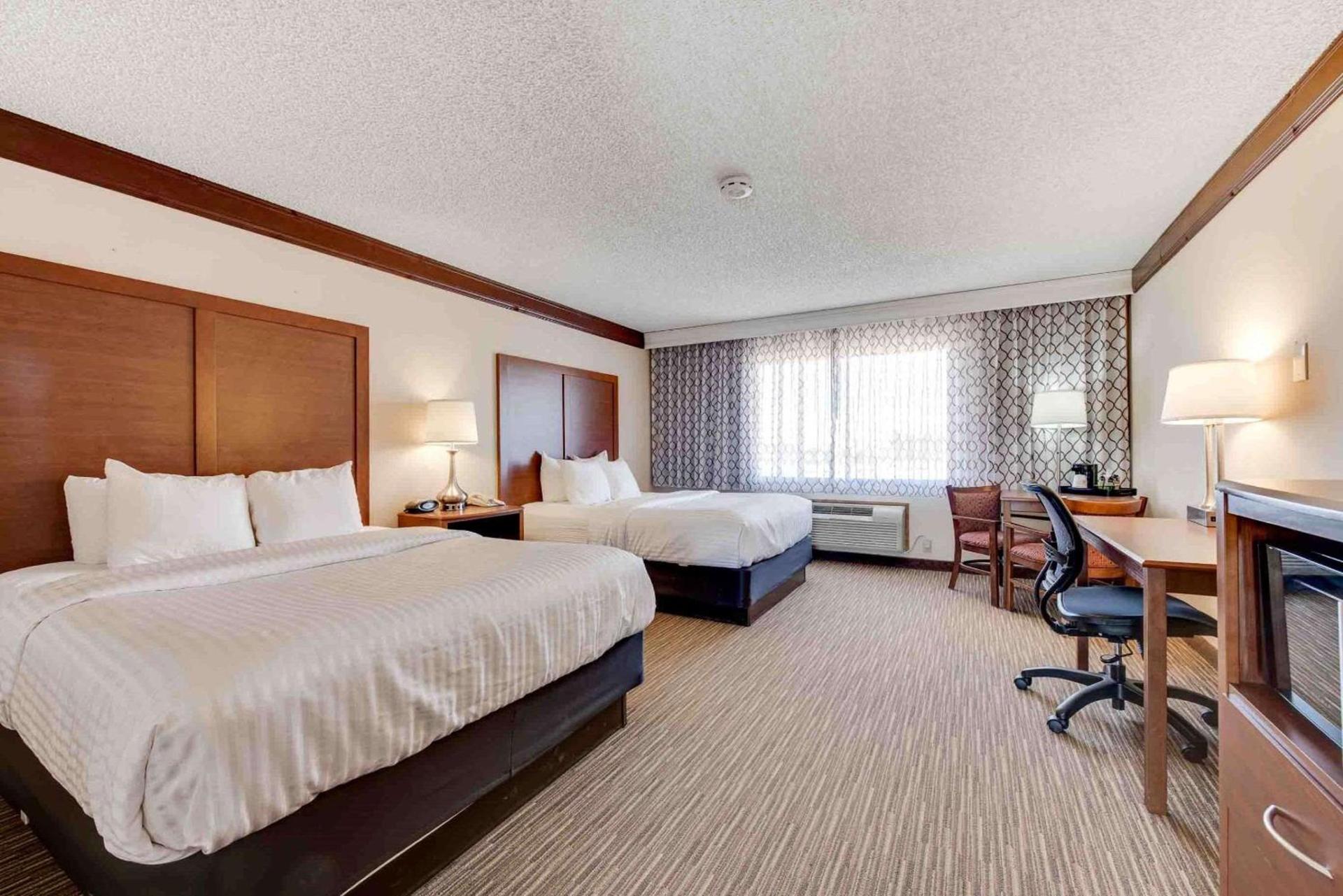 Best Western Movie Manor photo 30