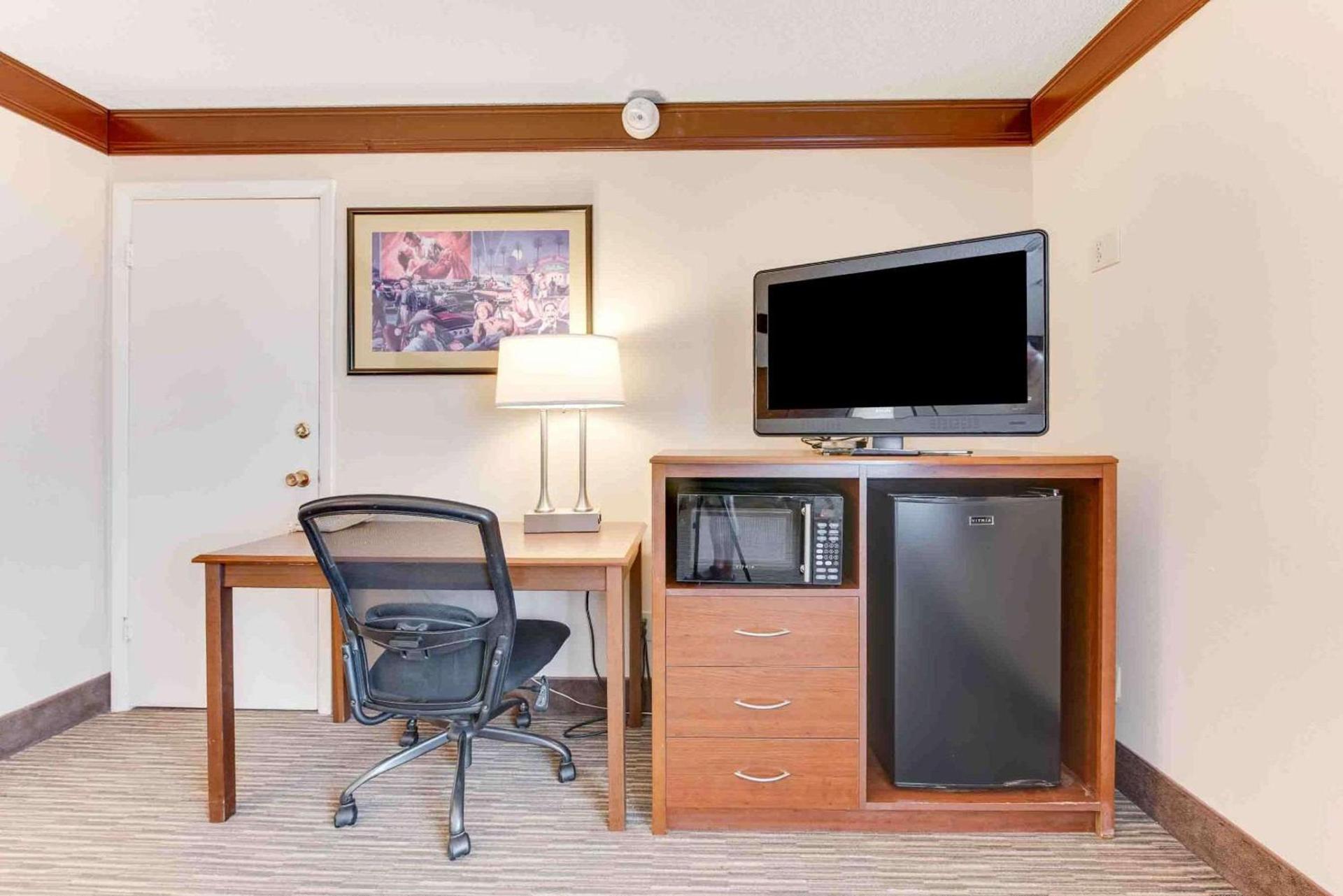 Best Western Movie Manor photo 37