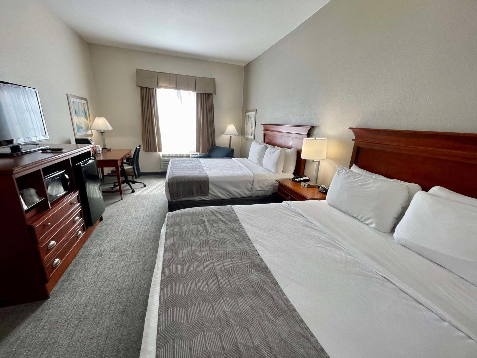 Best Western Plus Executive Hotel & Suites photo 10