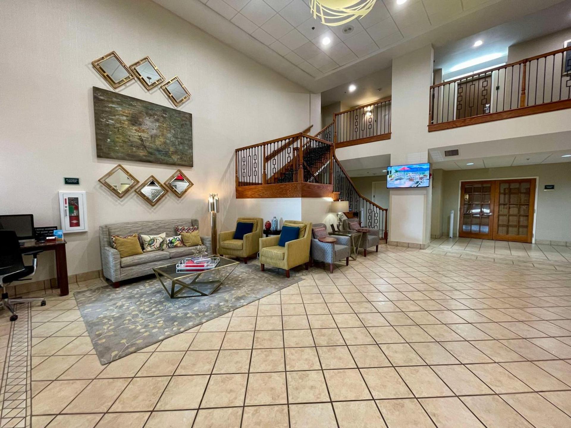 Best Western Plus Executive Hotel & Suites photo 3