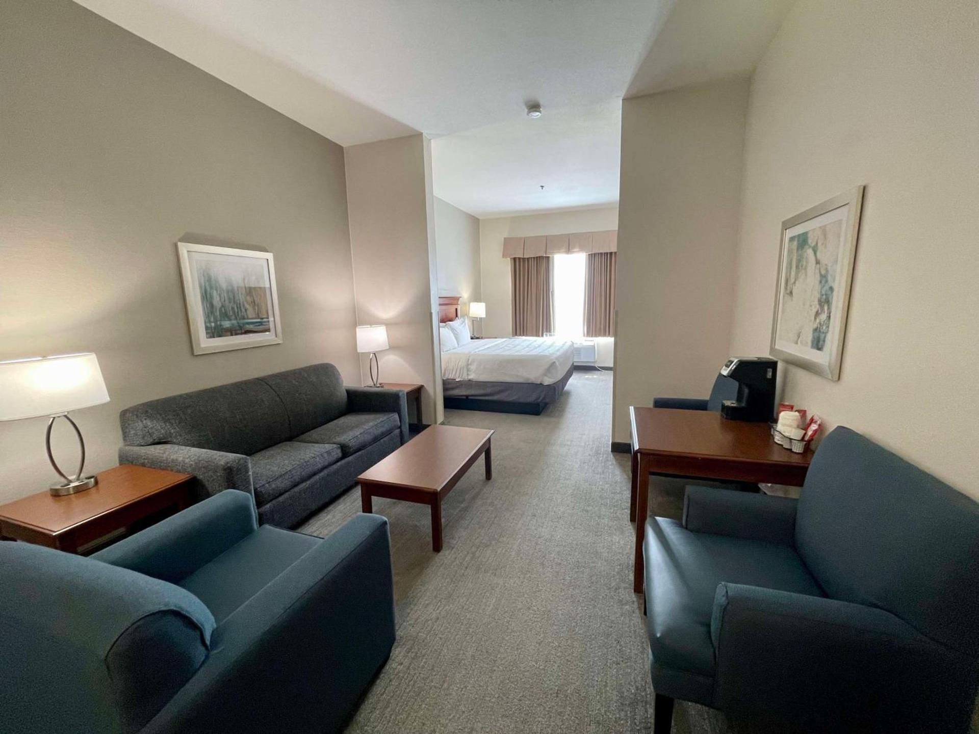Best Western Plus Executive Hotel & Suites photo 14