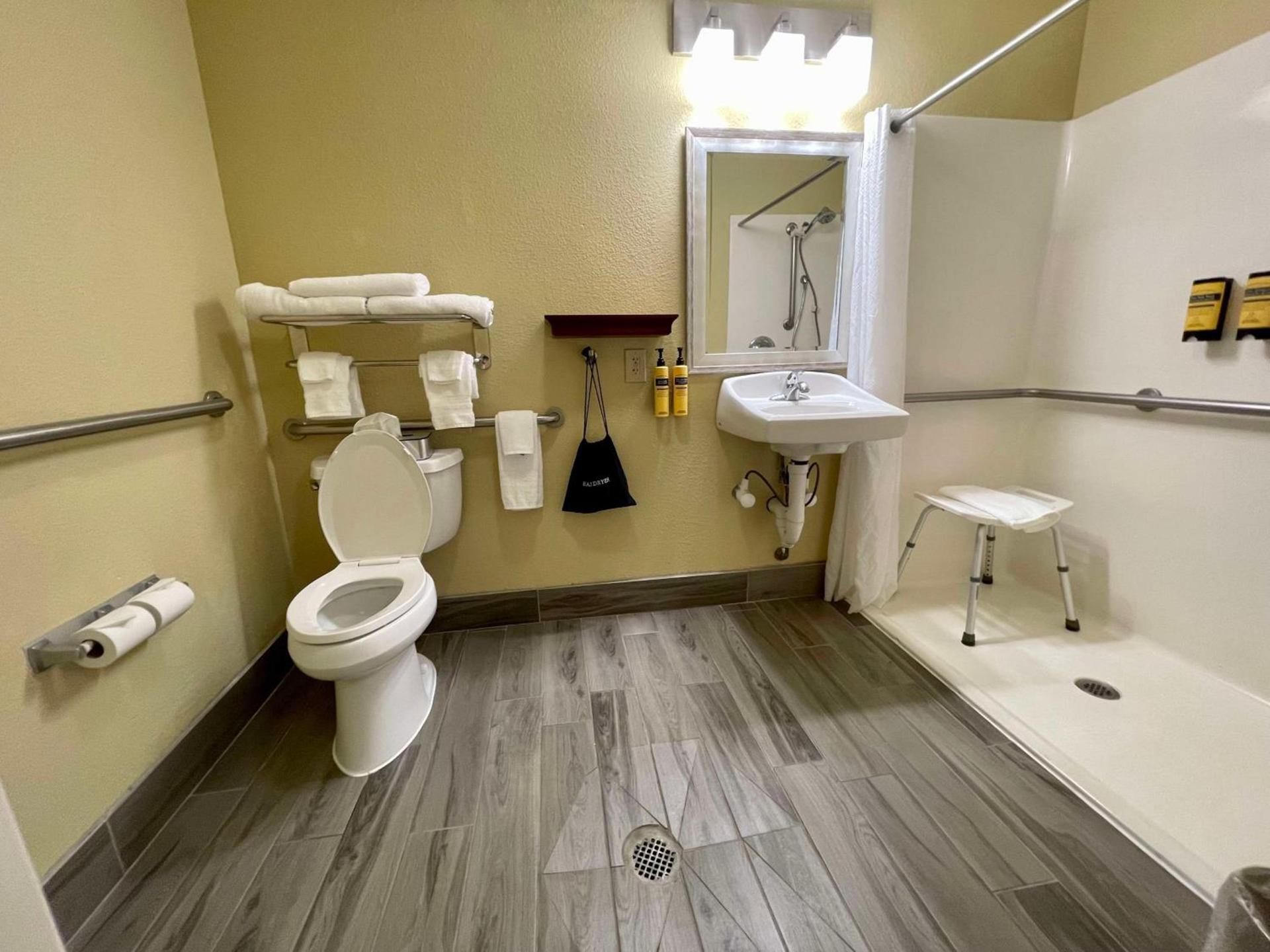Best Western Plus Executive Hotel & Suites photo 21