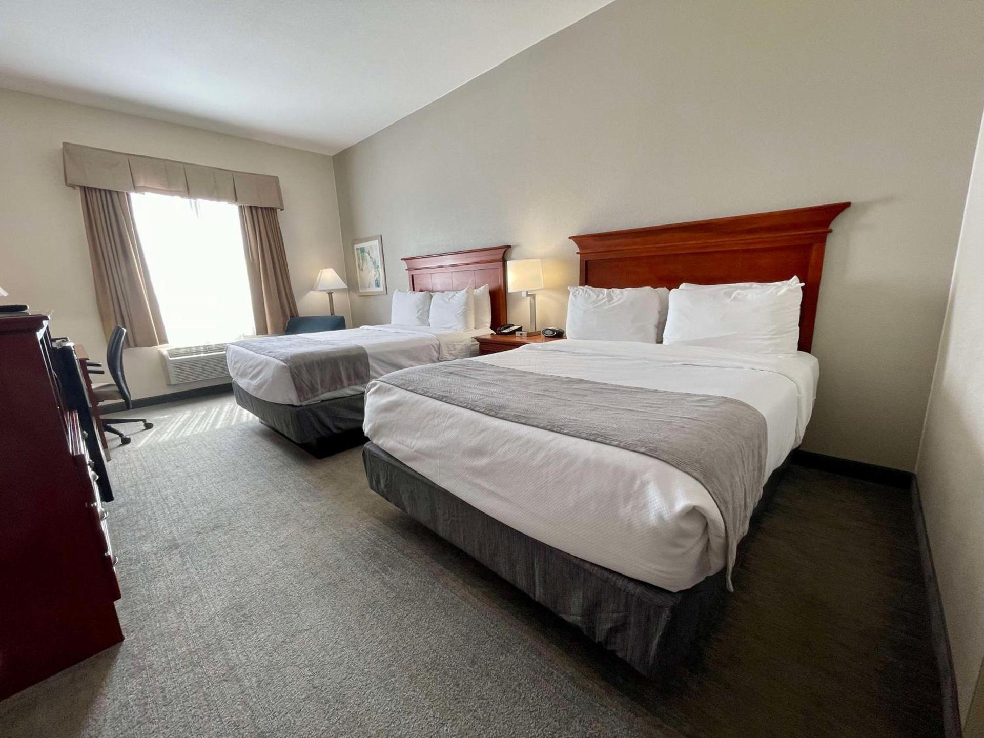 Best Western Plus Executive Hotel & Suites photo 11