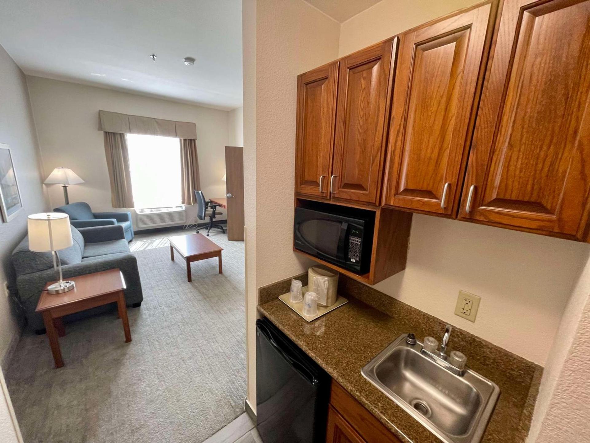 Best Western Plus Executive Hotel & Suites photo 17