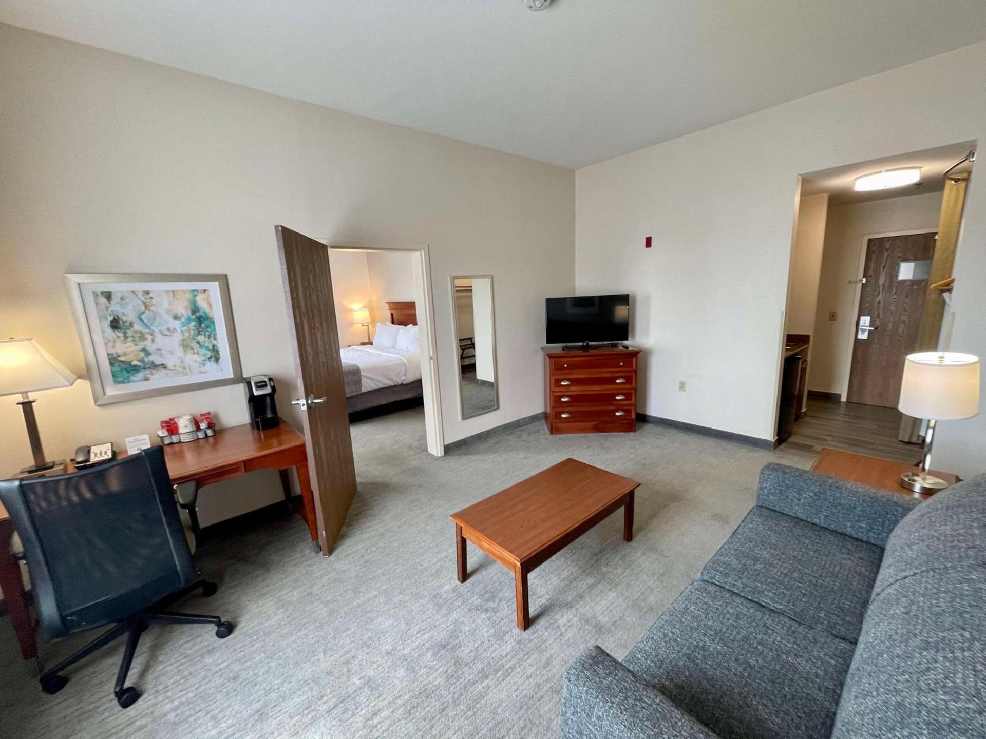 Best Western Plus Executive Hotel & Suites photo 18