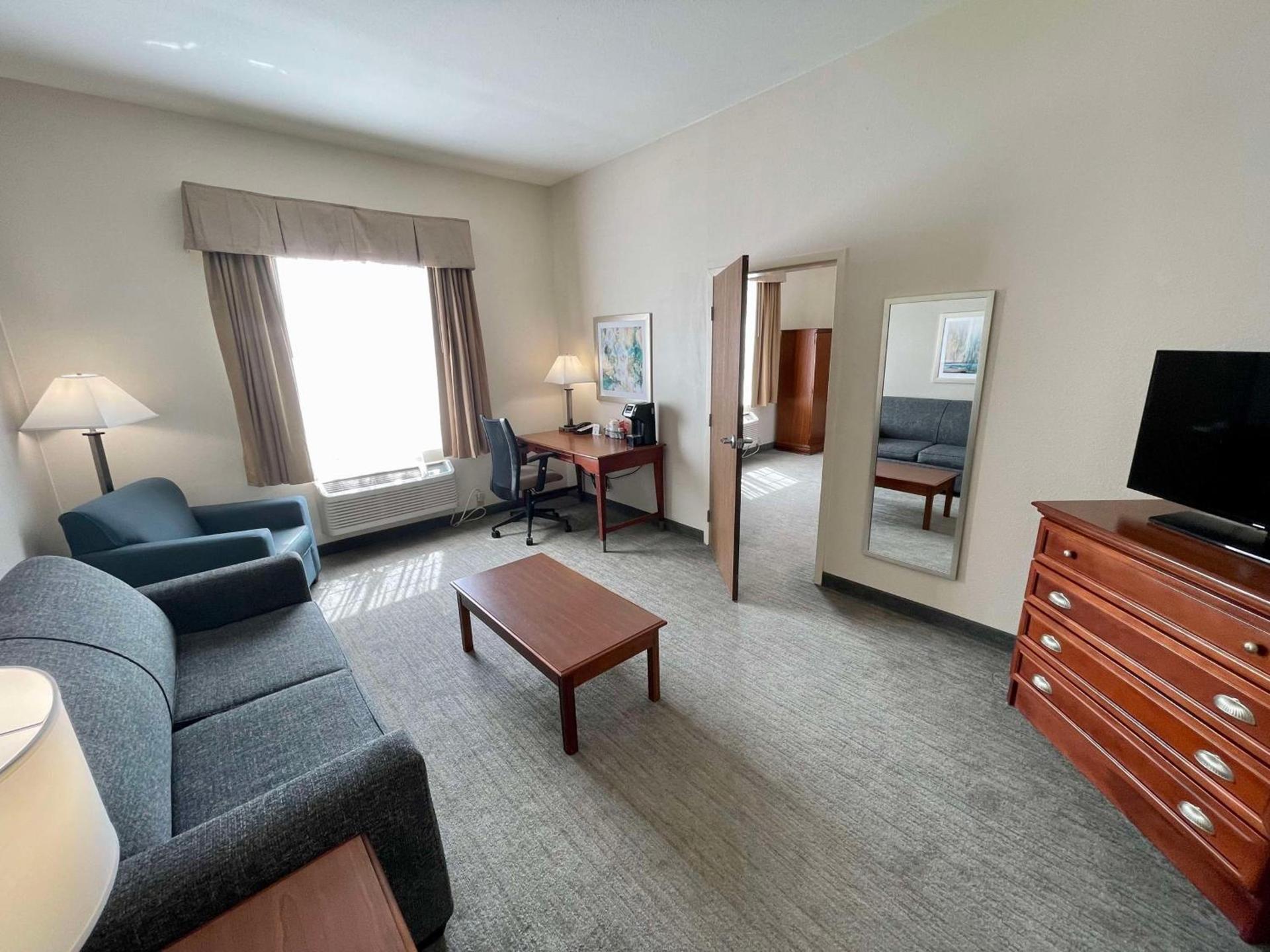 Best Western Plus Executive Hotel & Suites photo 19
