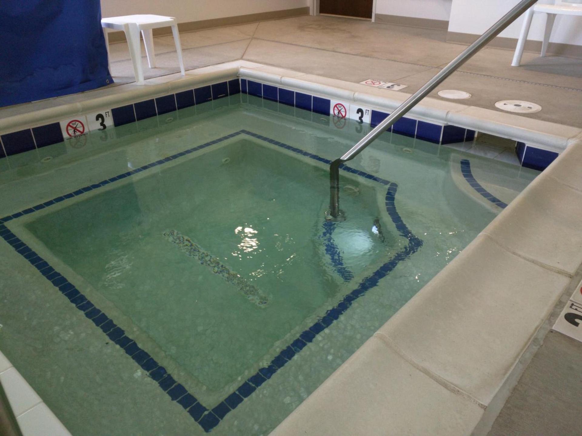 Microtel Inn & Suites by Wyndham Minot photo 3