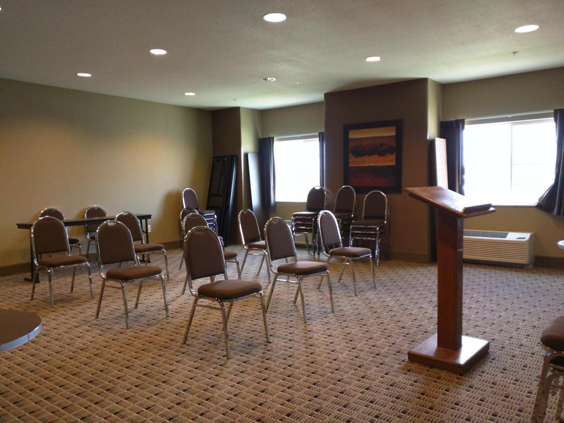 Microtel Inn & Suites by Wyndham Minot photo 6
