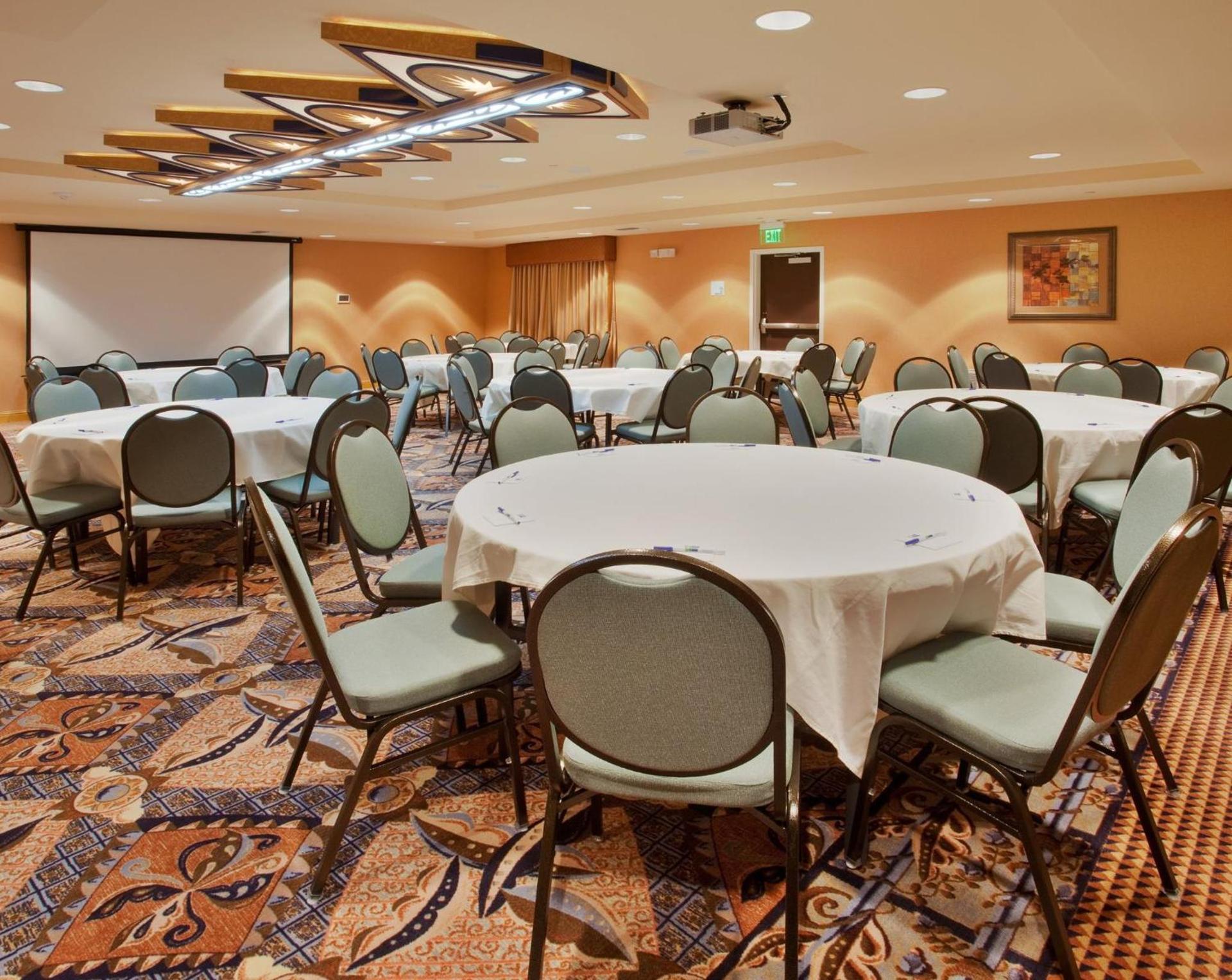 Holiday Inn Express & Suites Sacramento NE Cal Expo by IHG photo 41