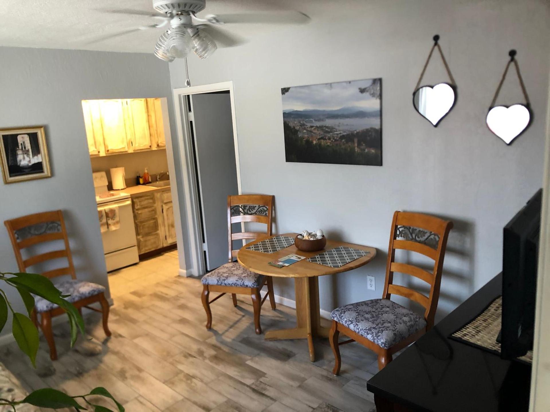 Surfside Suites photo 1