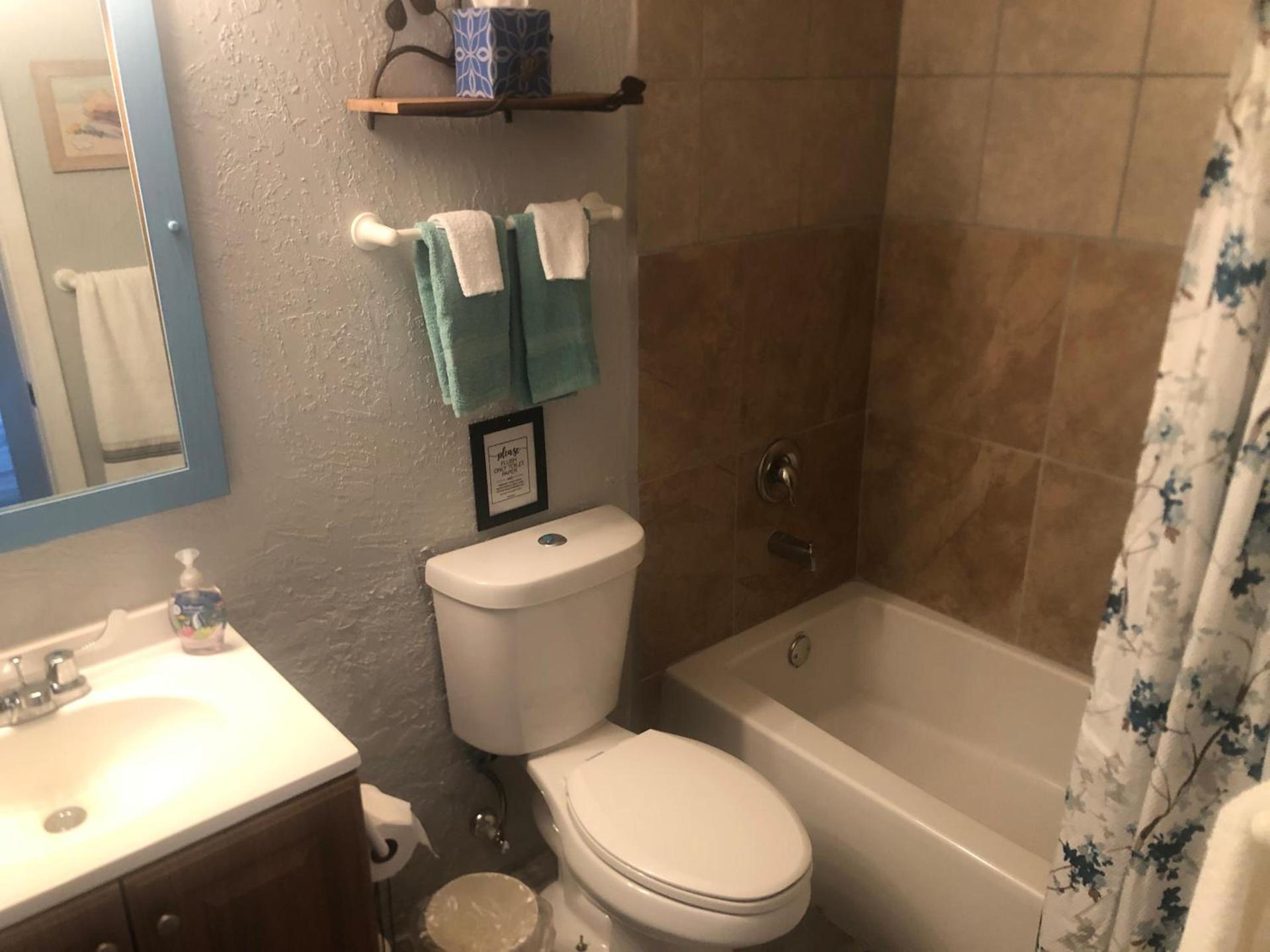 Surfside Suites photo 28