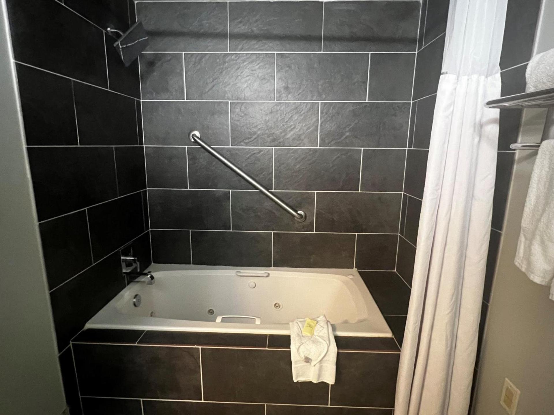 Wingate by Wyndham Humble/Houston Intercontinental Airport photo 88