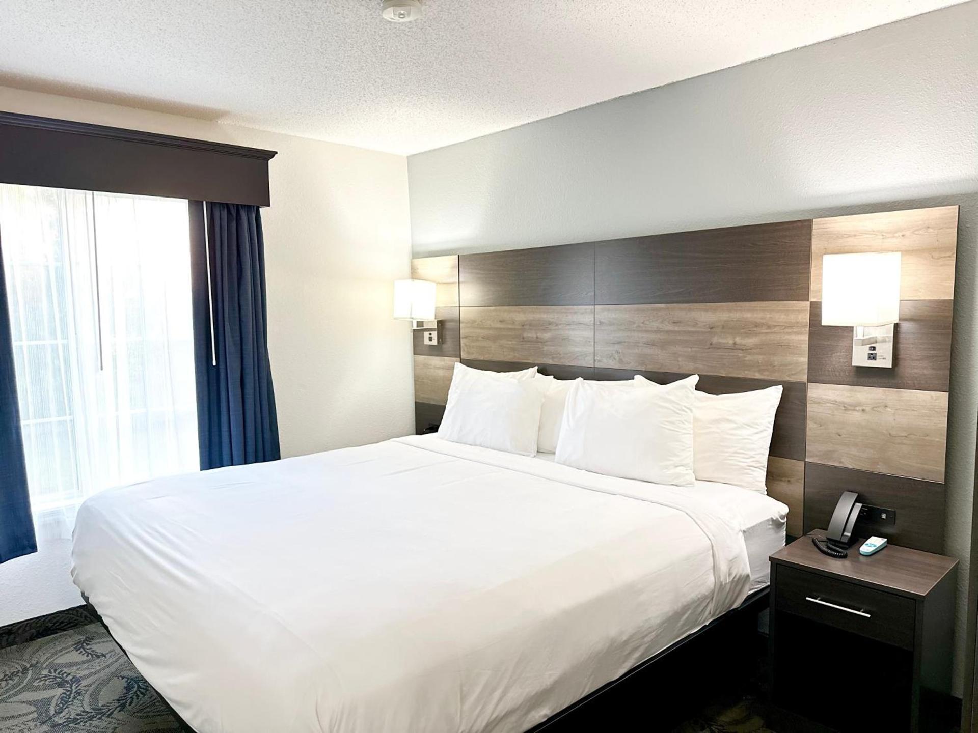 MainStay Suites Madison Airport photo 80