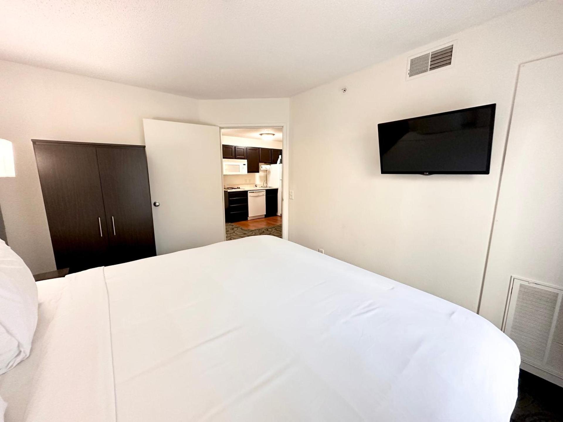 MainStay Suites Madison Airport photo 79