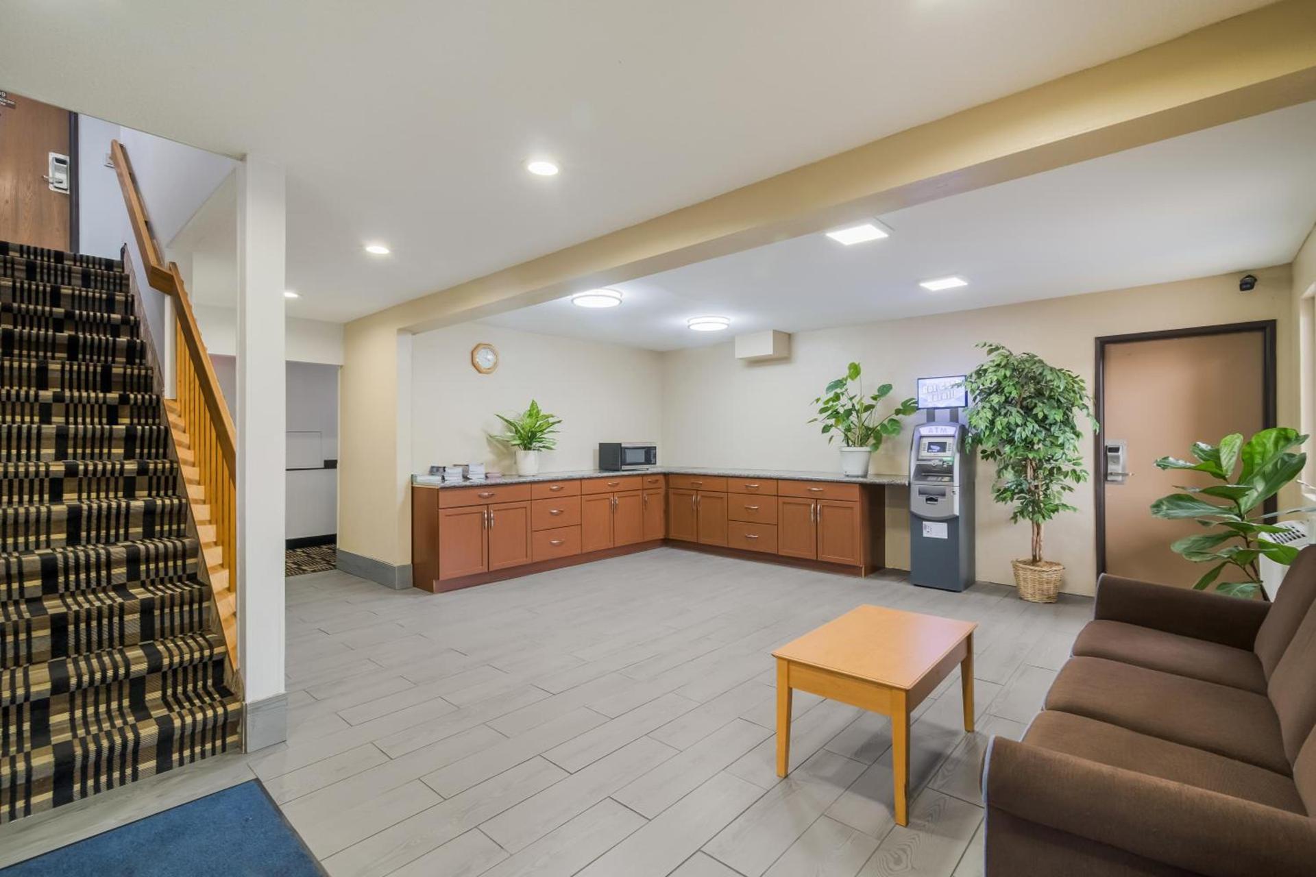 Americas Best Value Inn Fargo photo 29