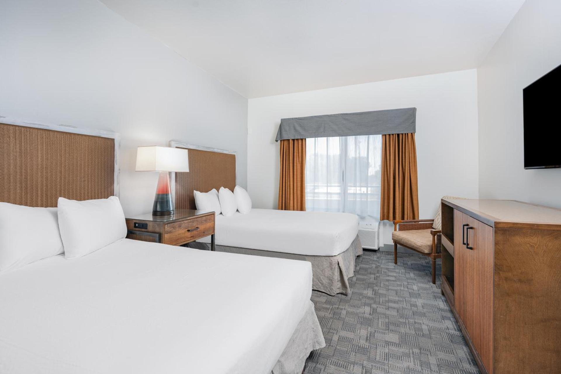 Ramada by Wyndham Bakersfield photo 37