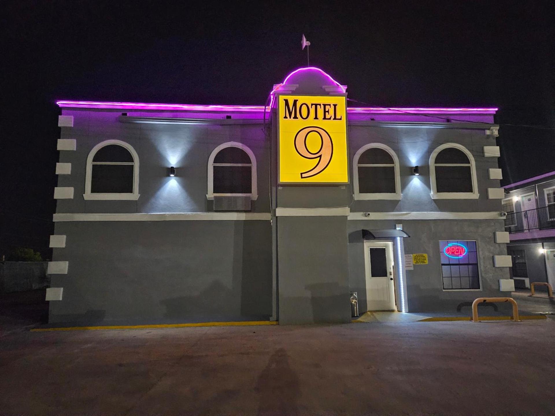 Motel 9 photo 5