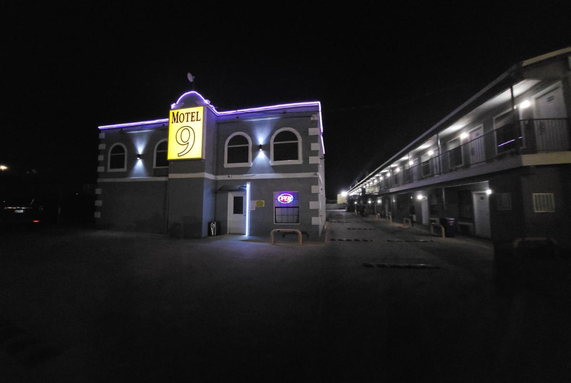 Motel 9 photo 3