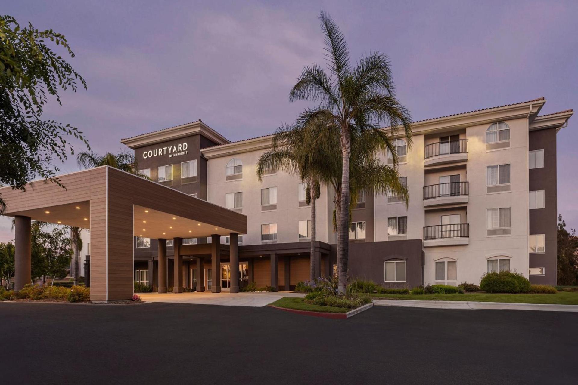 Courtyard Ventura Simi Valley photo 1