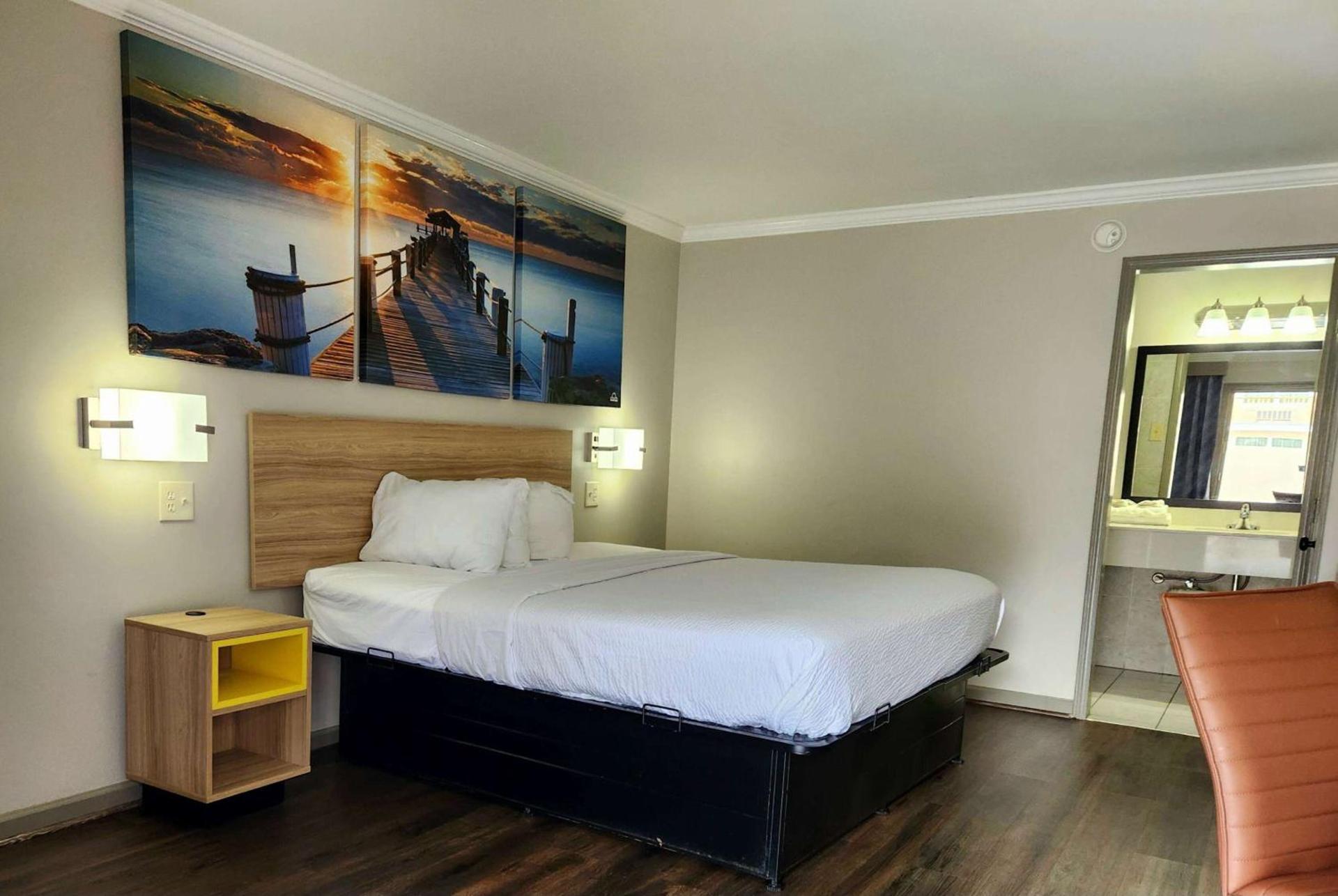 Days Inn by Wyndham Slidell photo 33