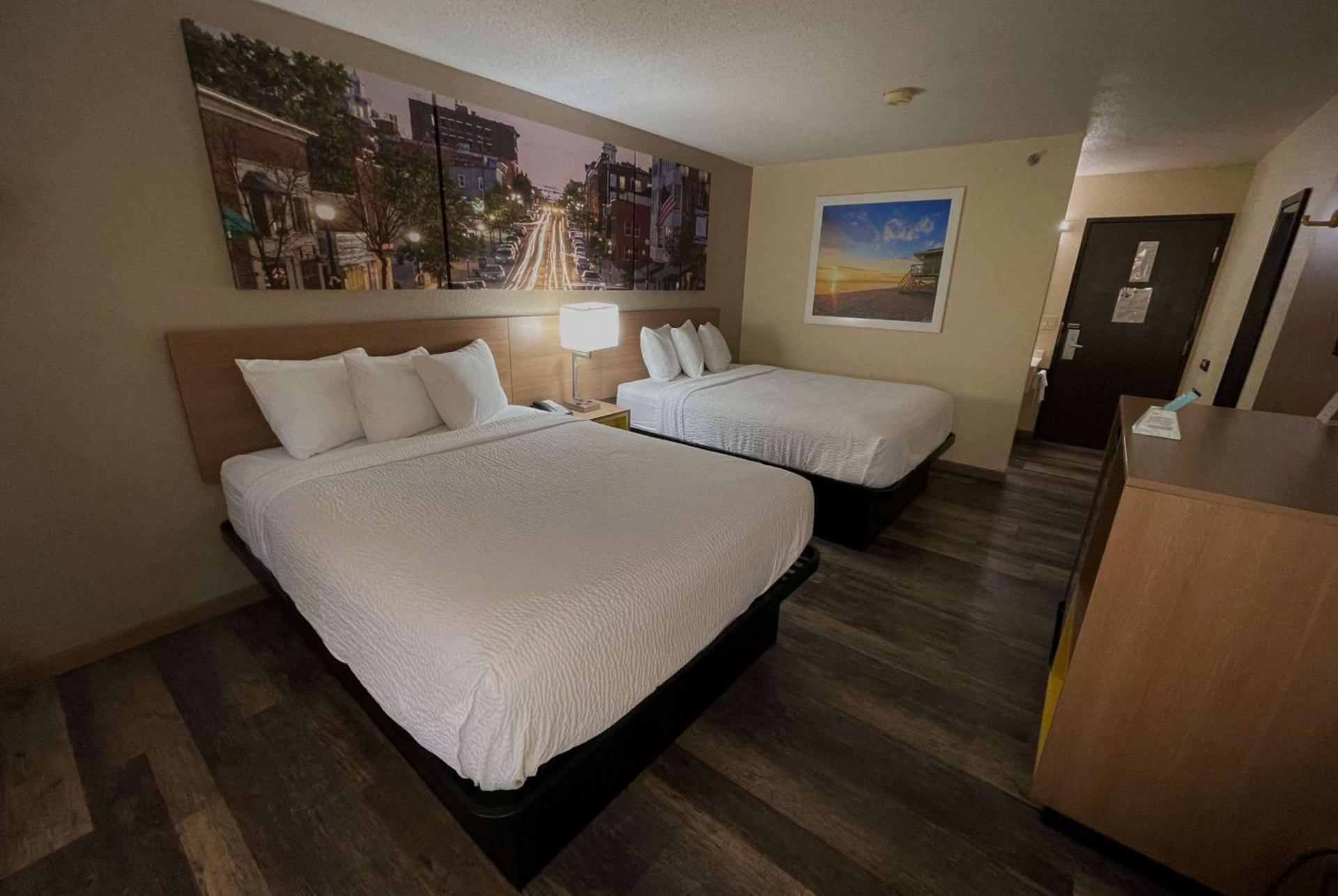 Days Inn & Suites by Wyndham Kaukauna WI photo 20