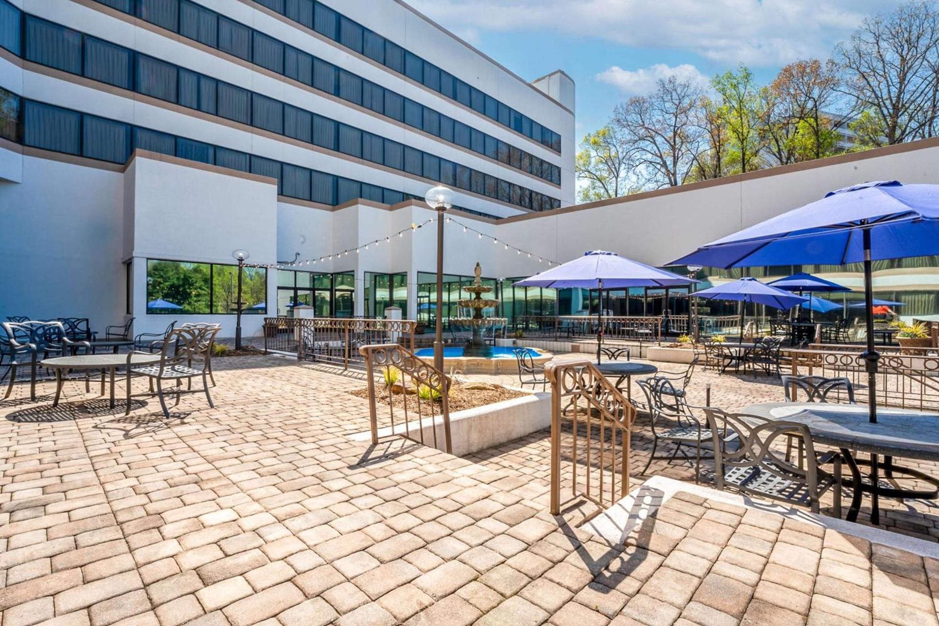 DoubleTree by Hilton South Charlotte Tyvola photo 33
