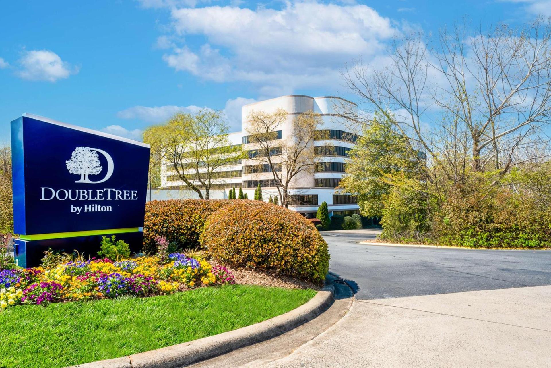 DoubleTree by Hilton South Charlotte Tyvola photo 1