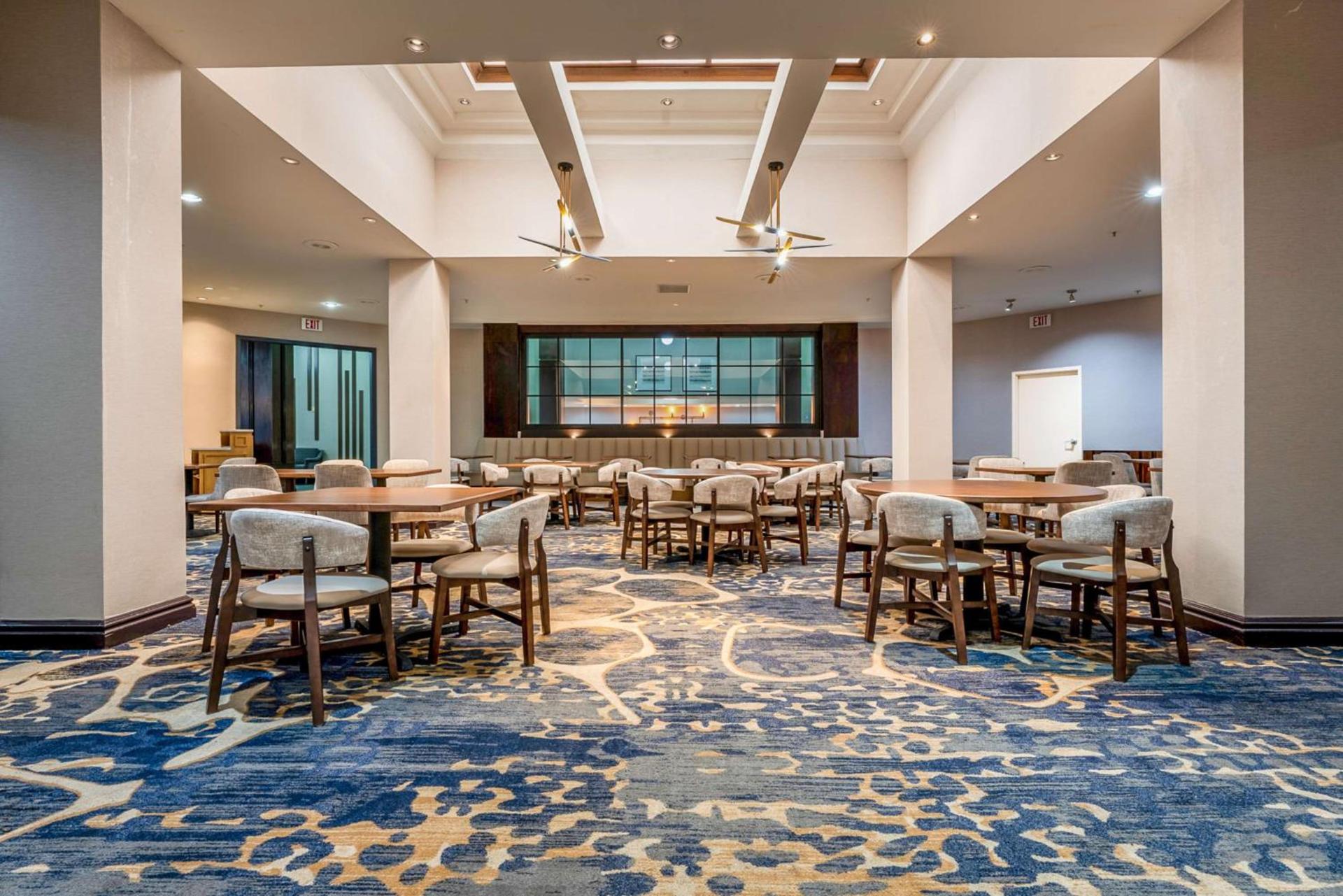 DoubleTree by Hilton South Charlotte Tyvola photo 40