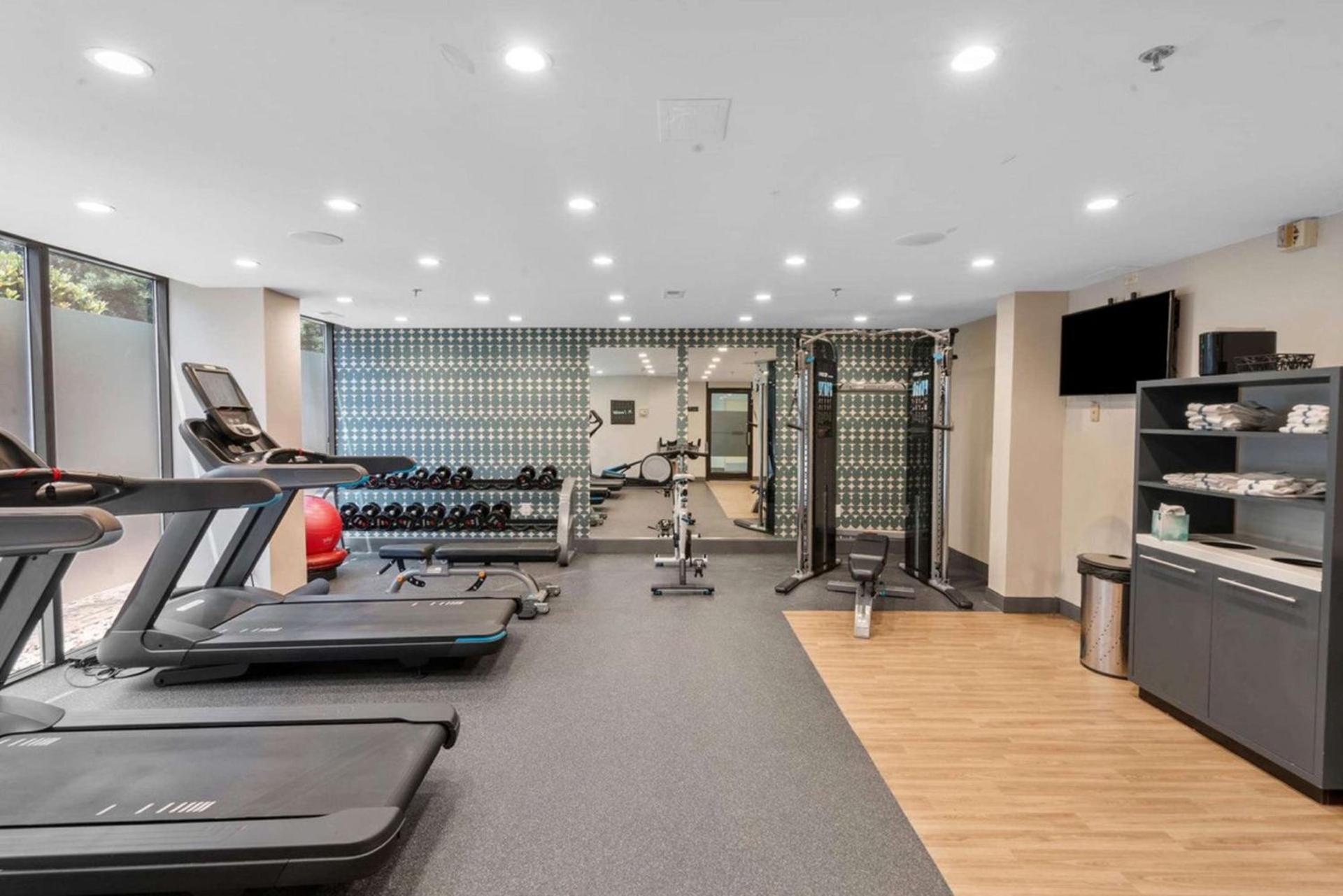 DoubleTree by Hilton South Charlotte Tyvola photo 8