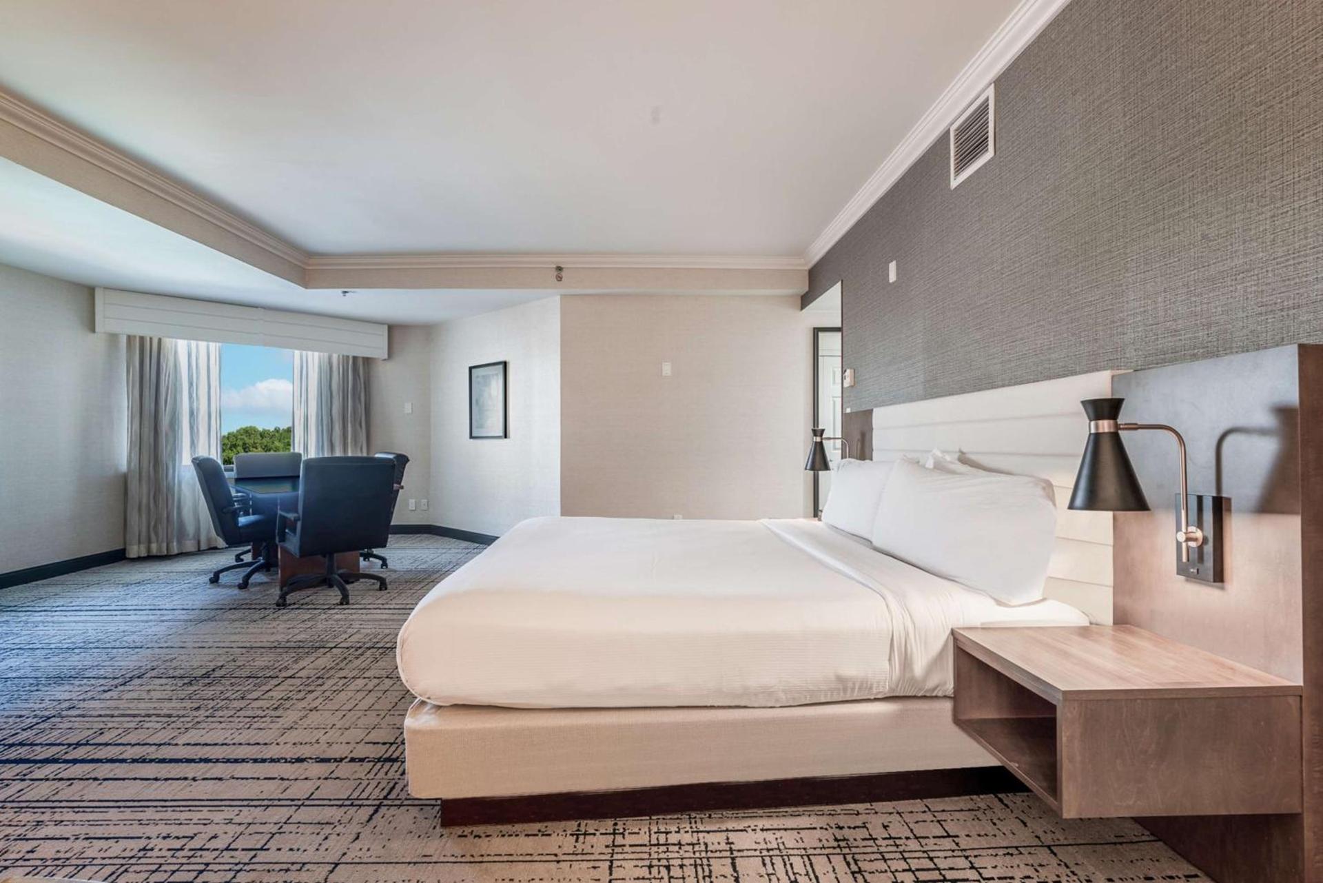 DoubleTree by Hilton South Charlotte Tyvola photo 10