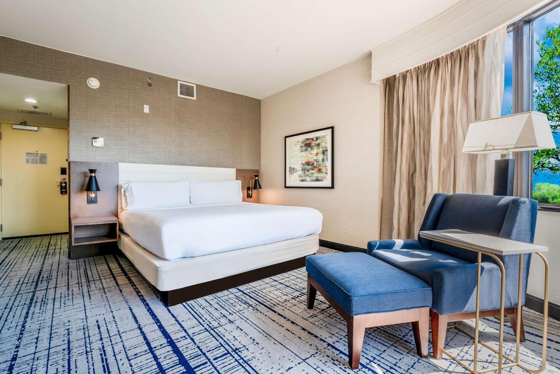 DoubleTree by Hilton South Charlotte Tyvola photo 11