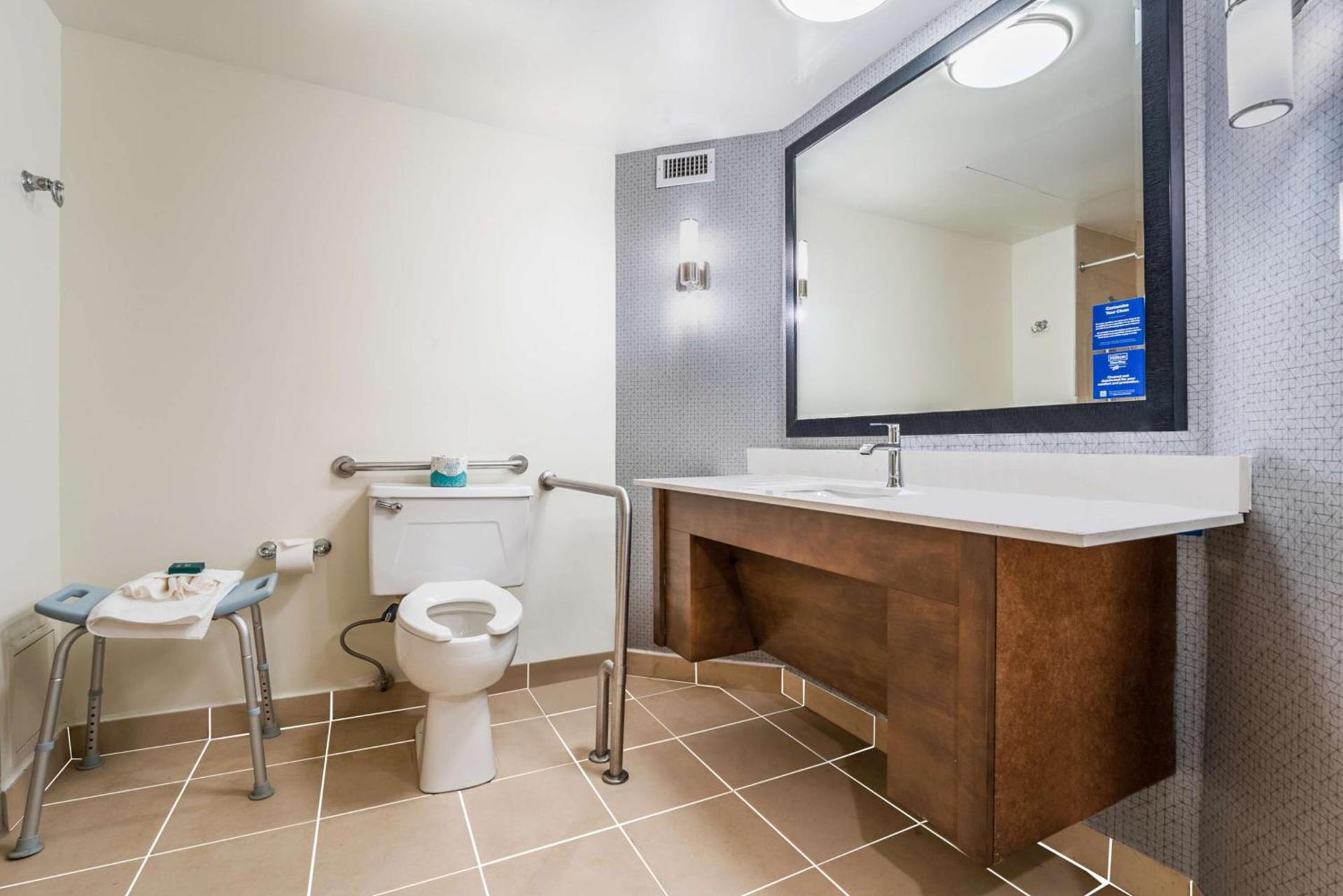 DoubleTree by Hilton South Charlotte Tyvola photo 29