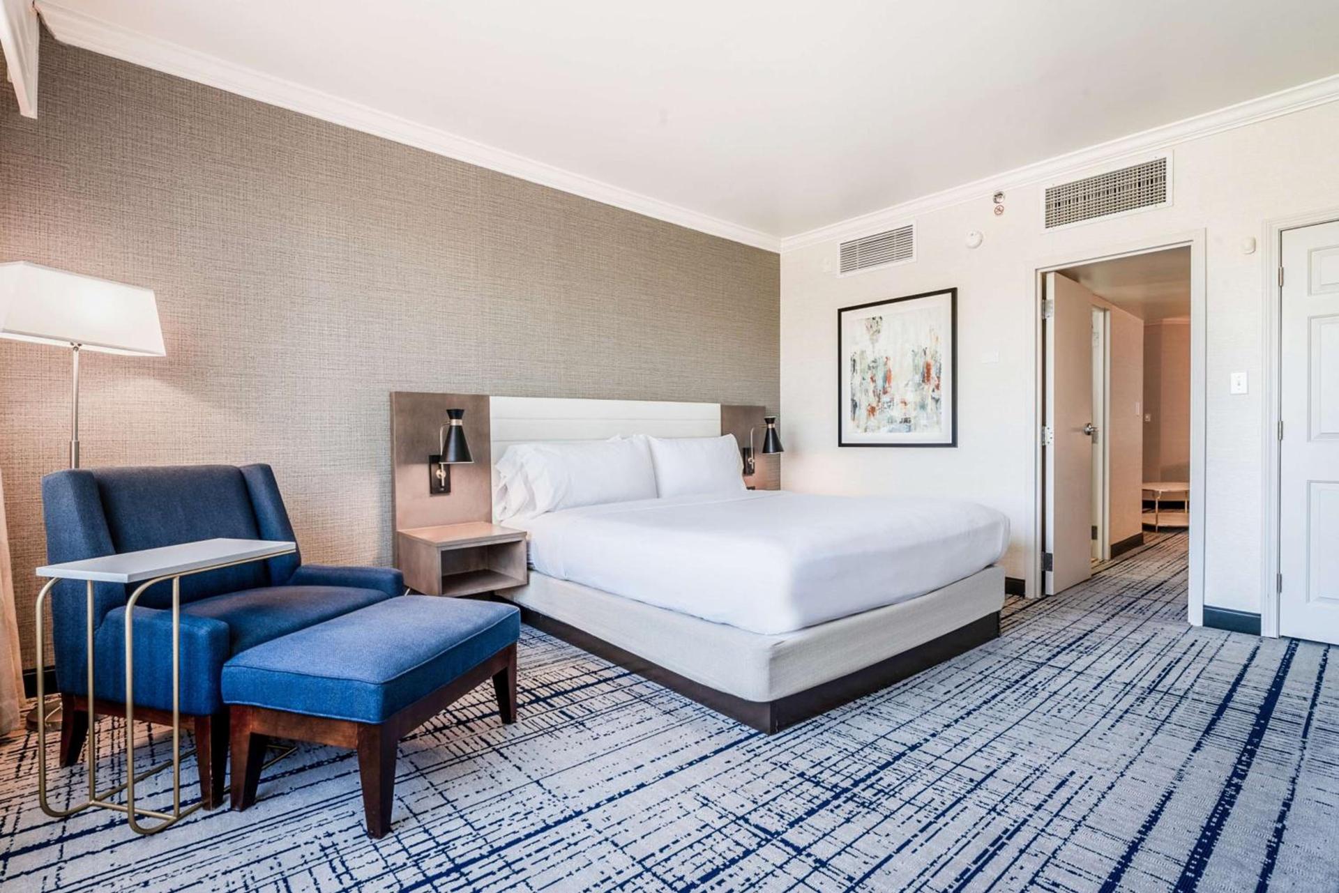 DoubleTree by Hilton South Charlotte Tyvola photo 15